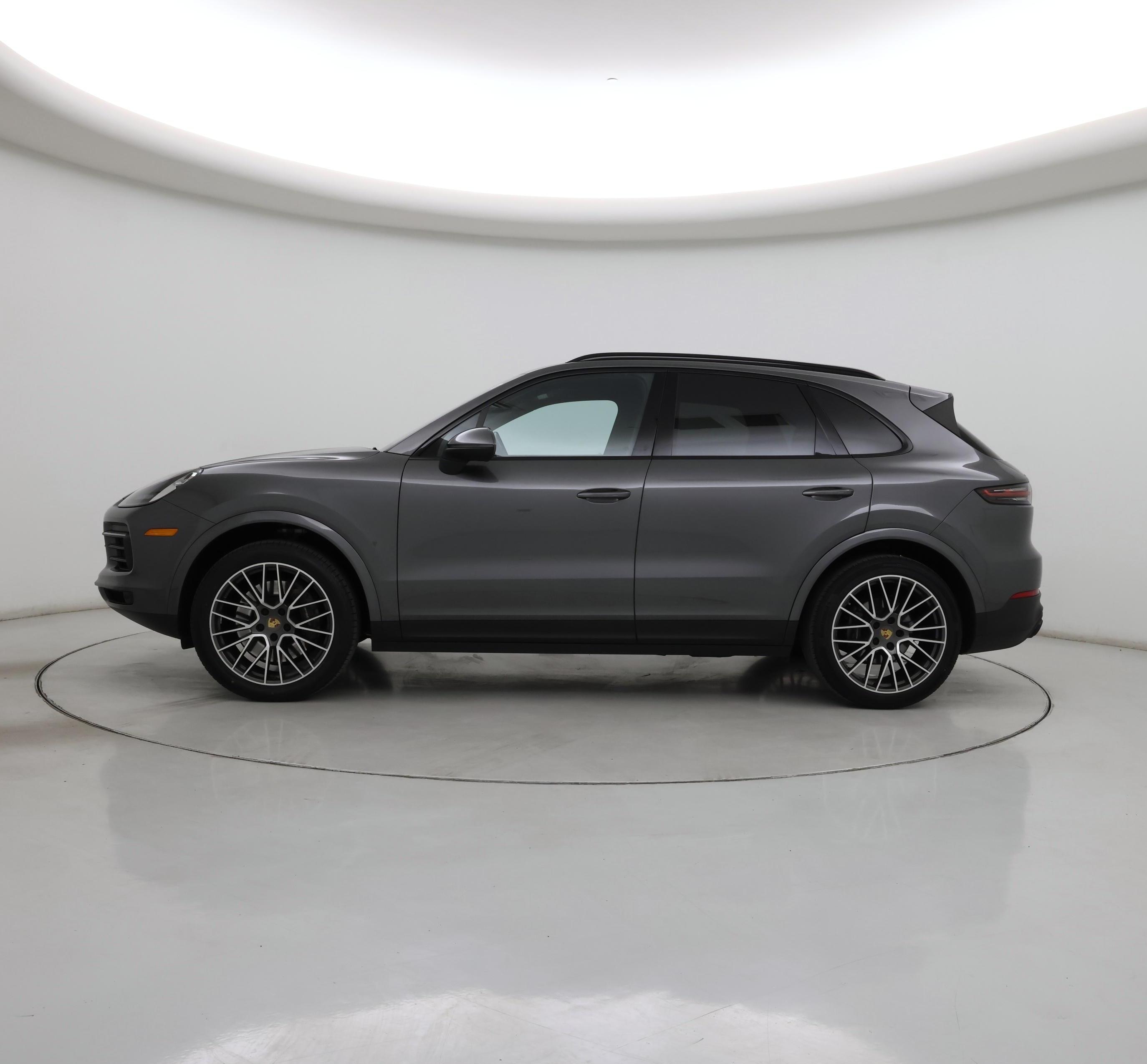 Thumbnail: 2021 Porsche Cayenne - 3