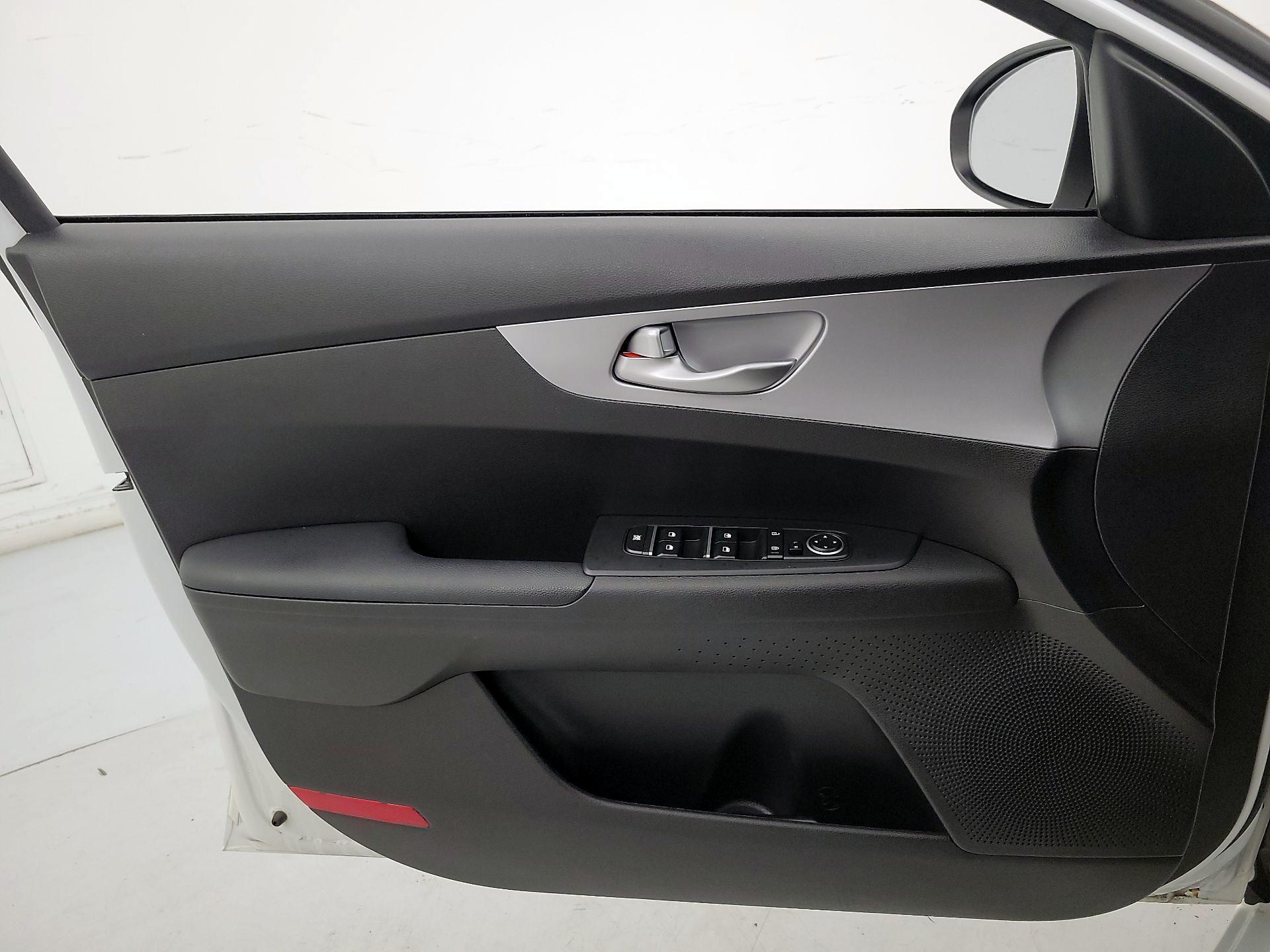 Thumbnail: 2023 Kia Forte - 12