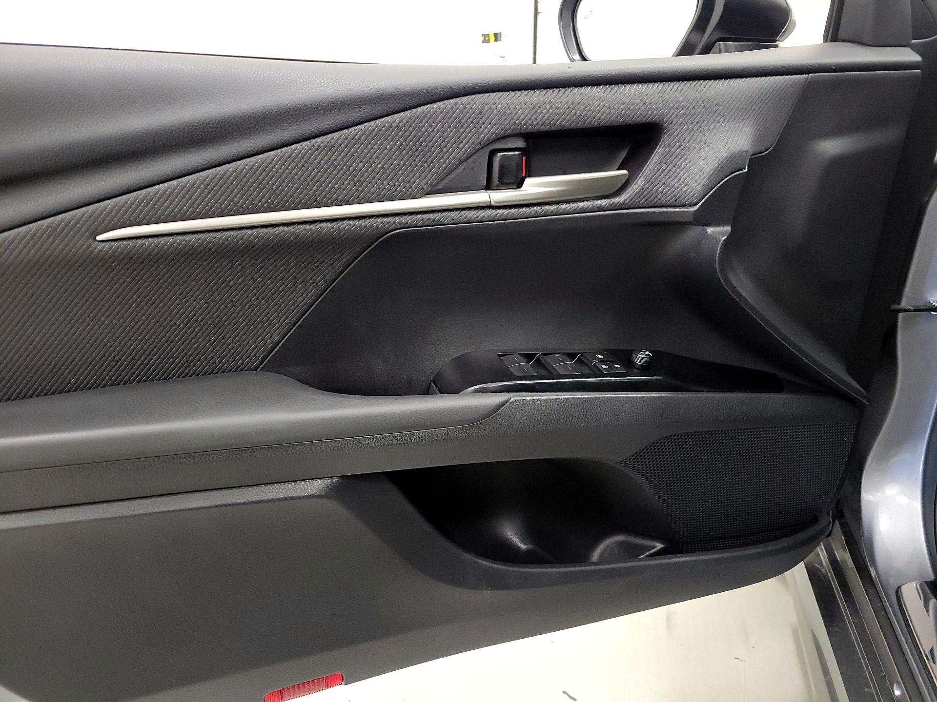 Thumbnail: 2025 Toyota Camry - 12