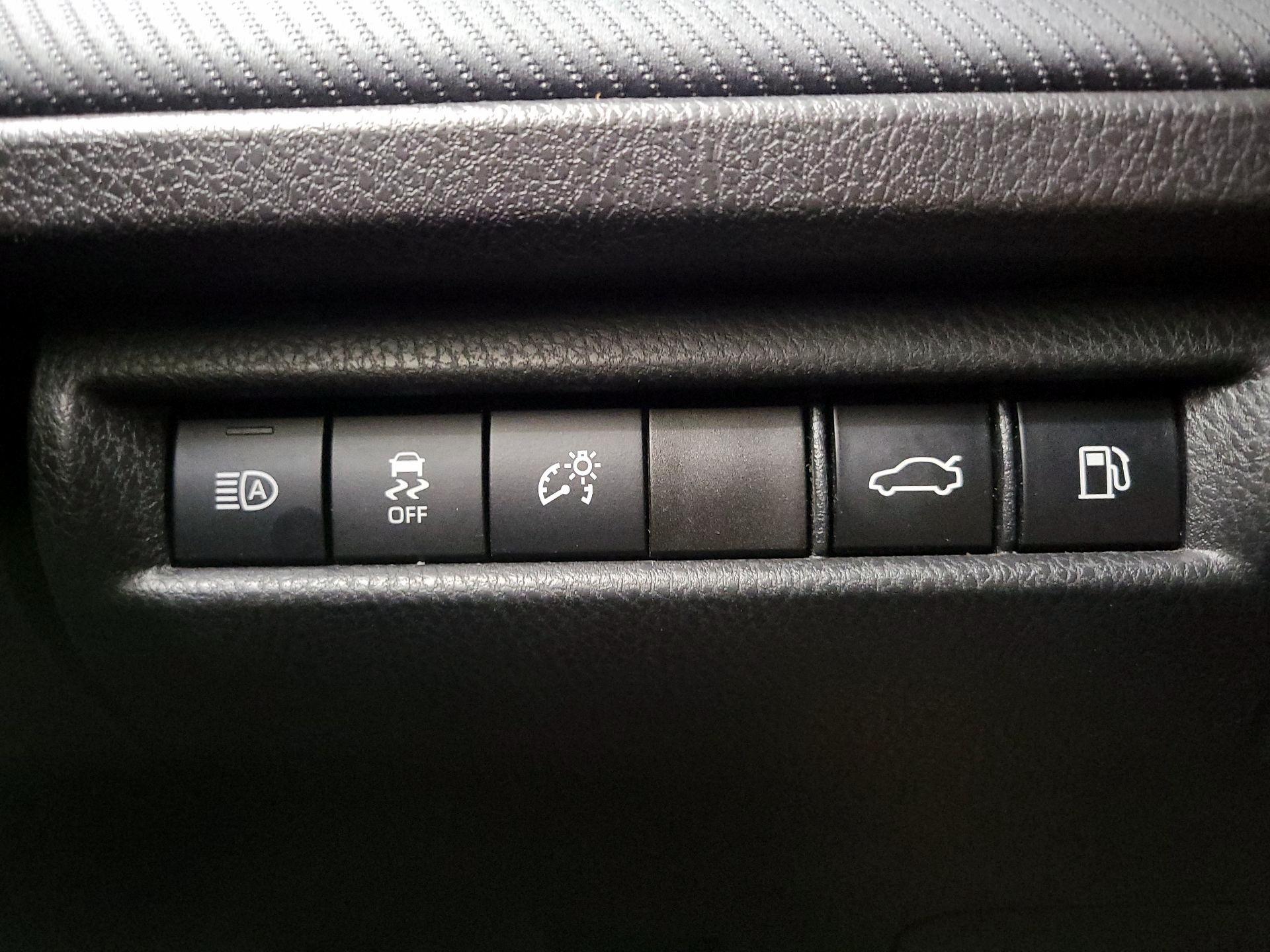 Thumbnail: 2025 Toyota Camry - 13