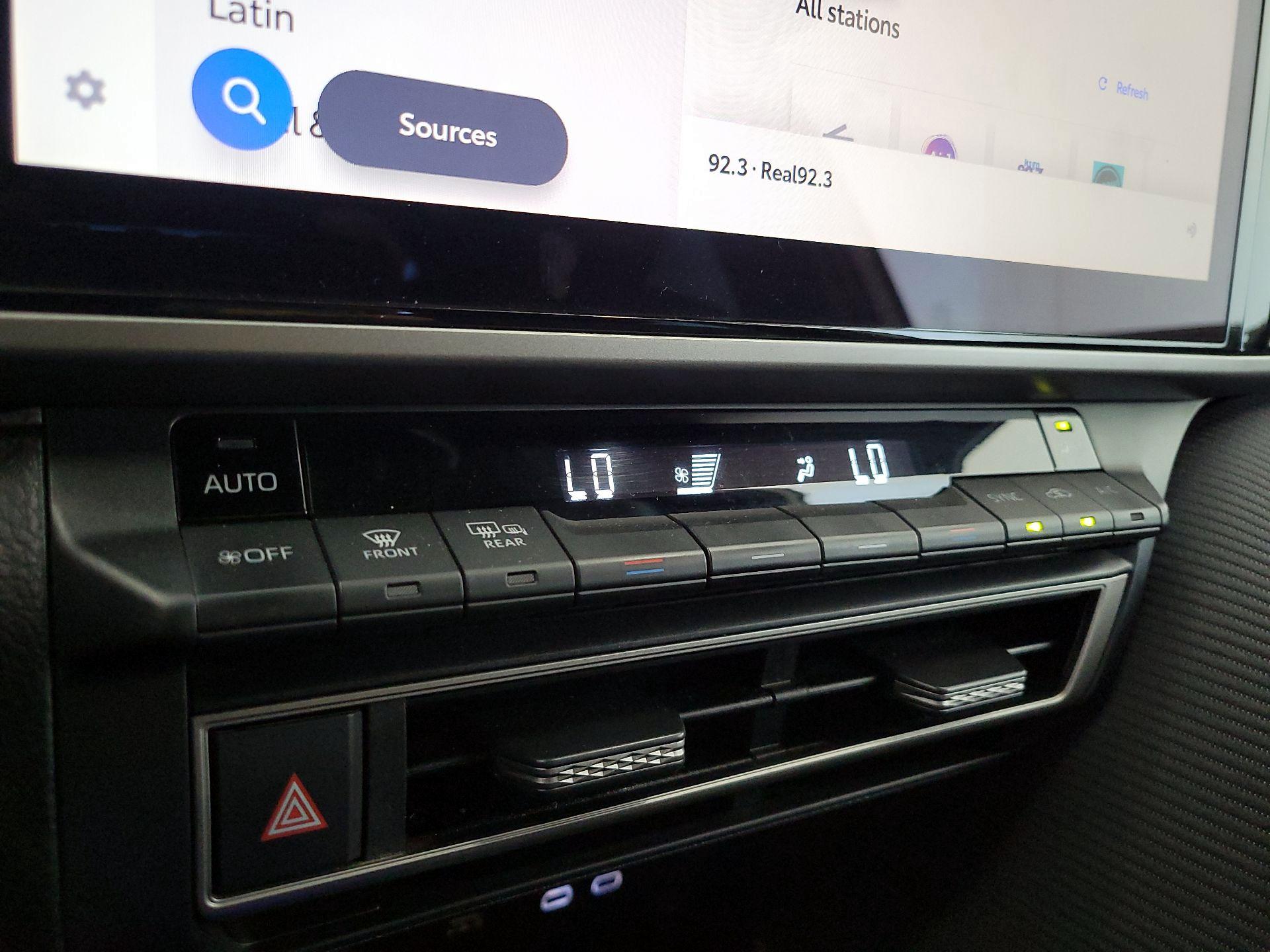 Thumbnail: 2025 Toyota Camry - 16