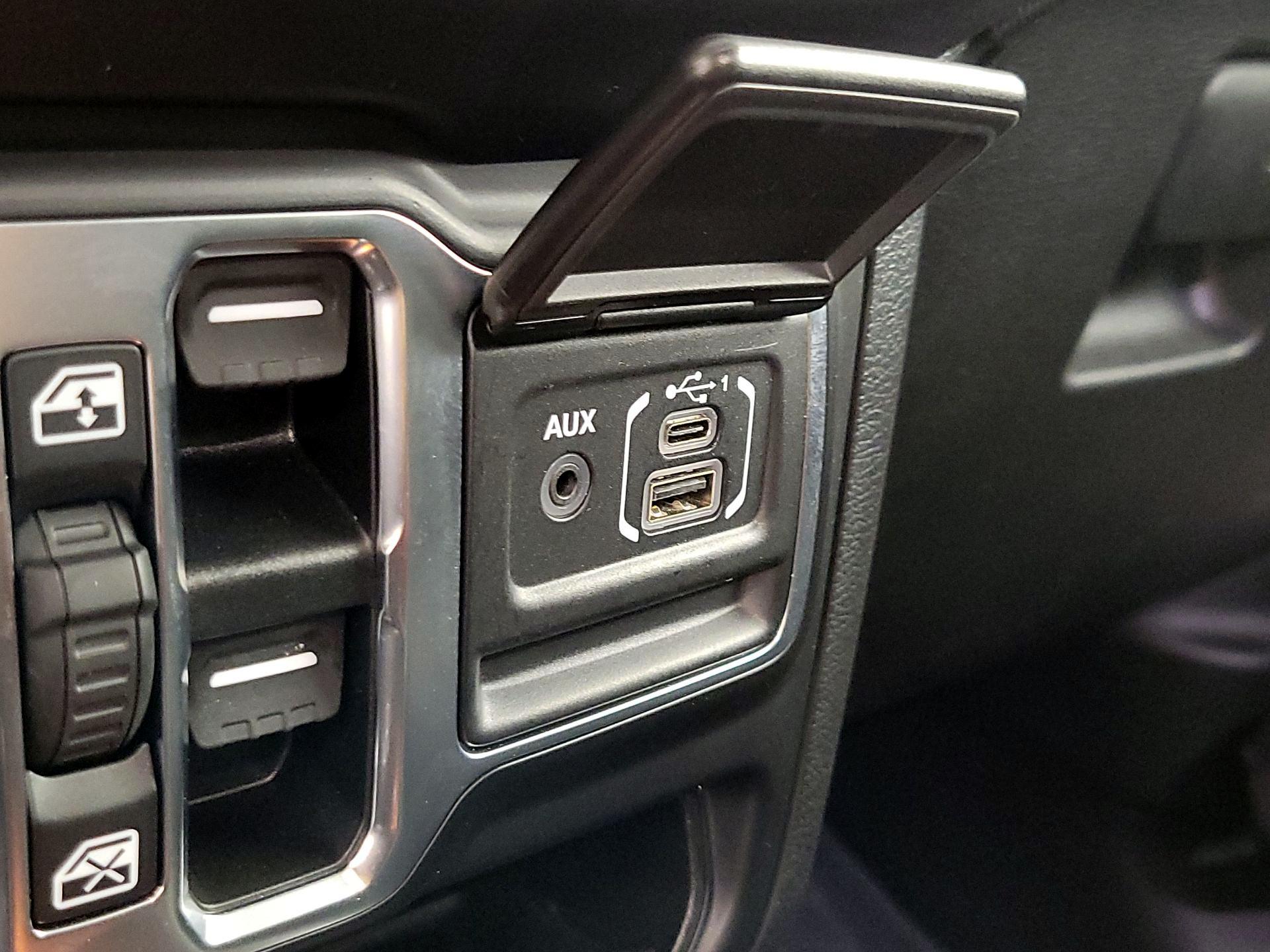 Thumbnail: 2022 Jeep Wrangler - 19