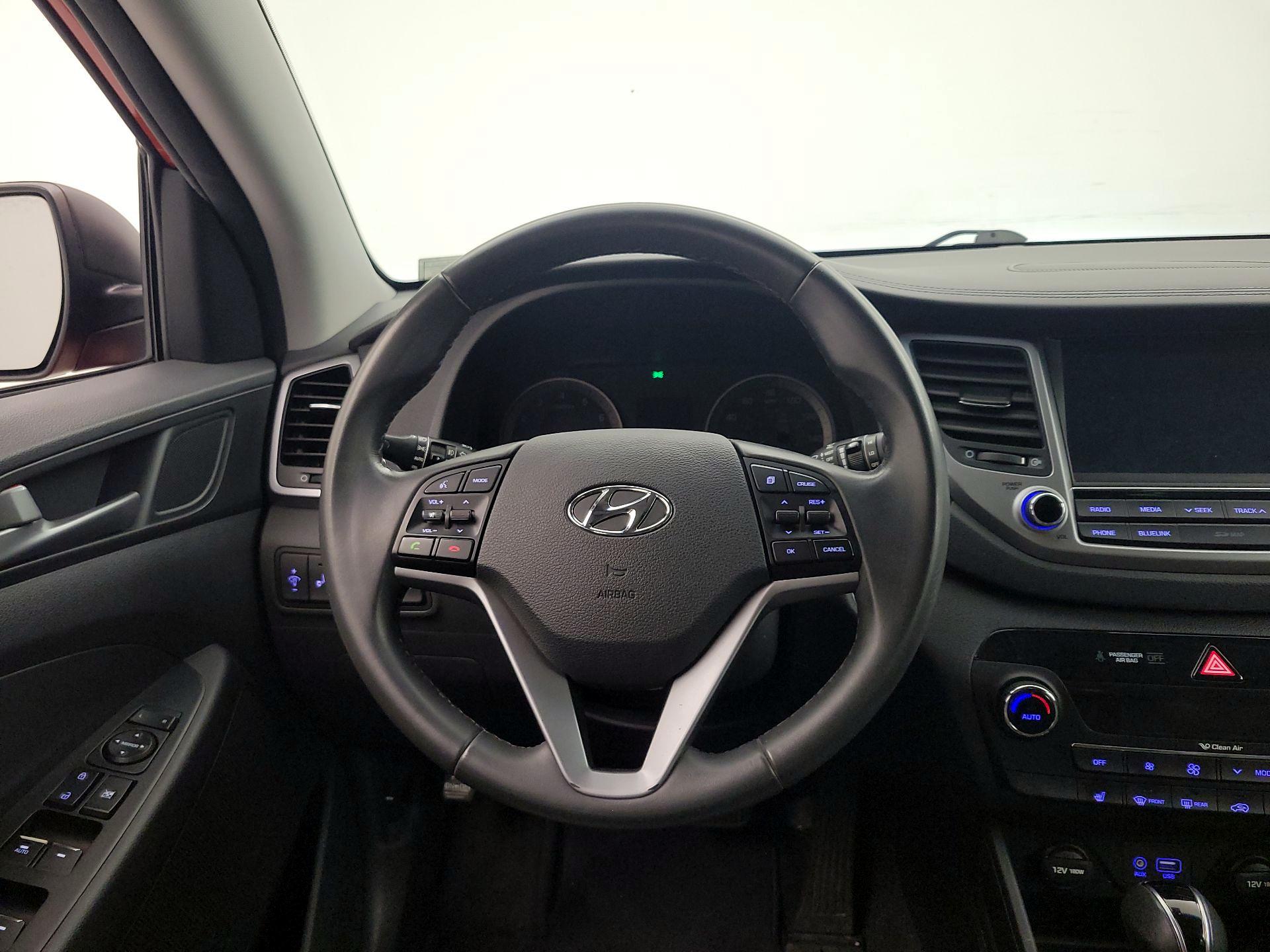 Thumbnail: 2016 Hyundai Tucson - 10