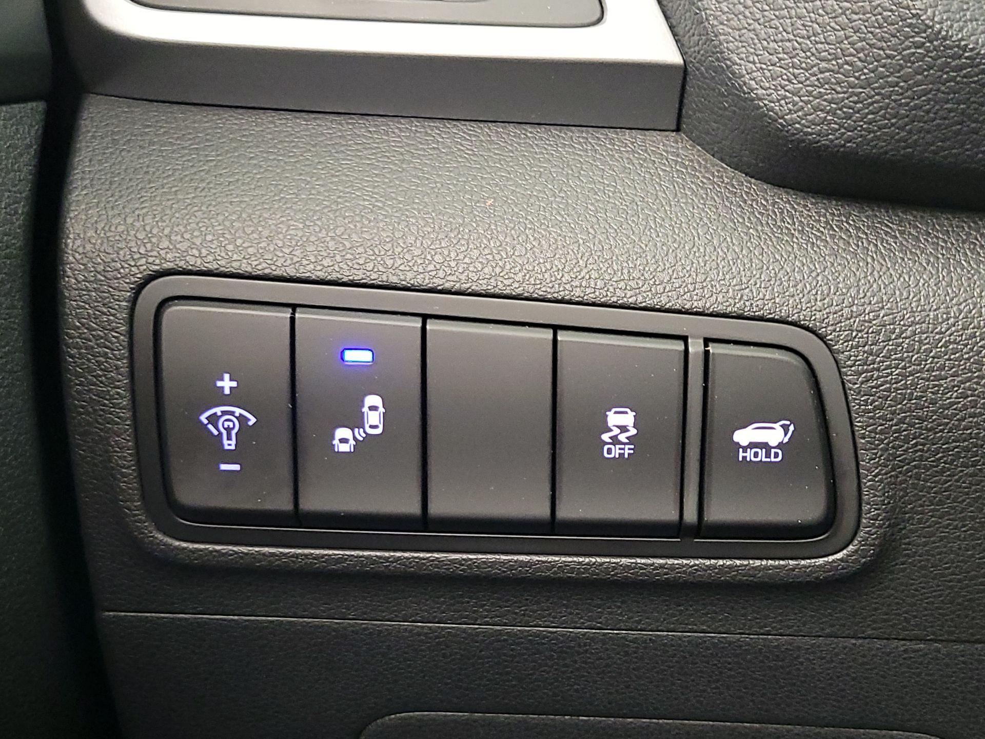 Thumbnail: 2016 Hyundai Tucson - 13