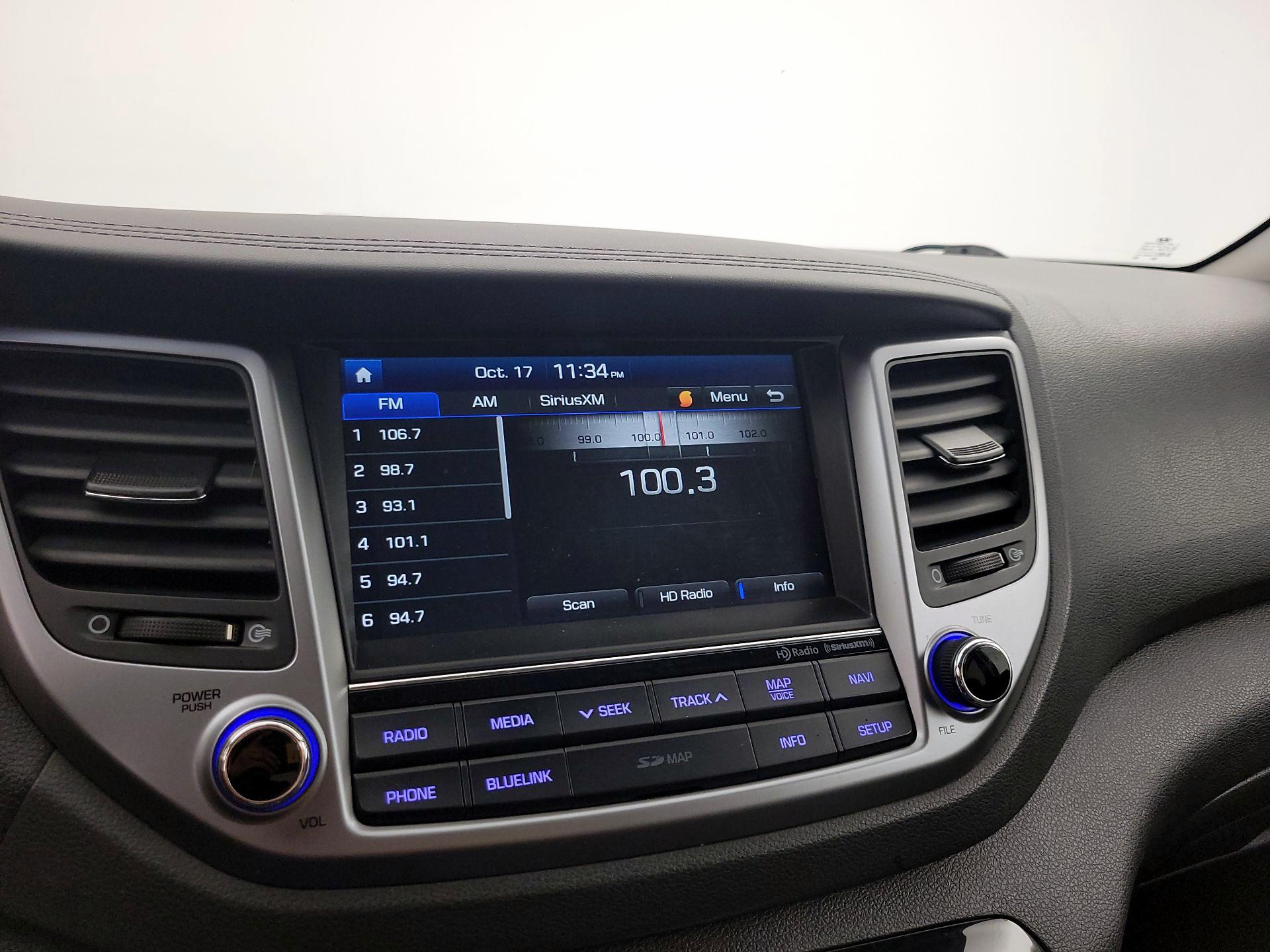 Thumbnail: 2016 Hyundai Tucson - 16