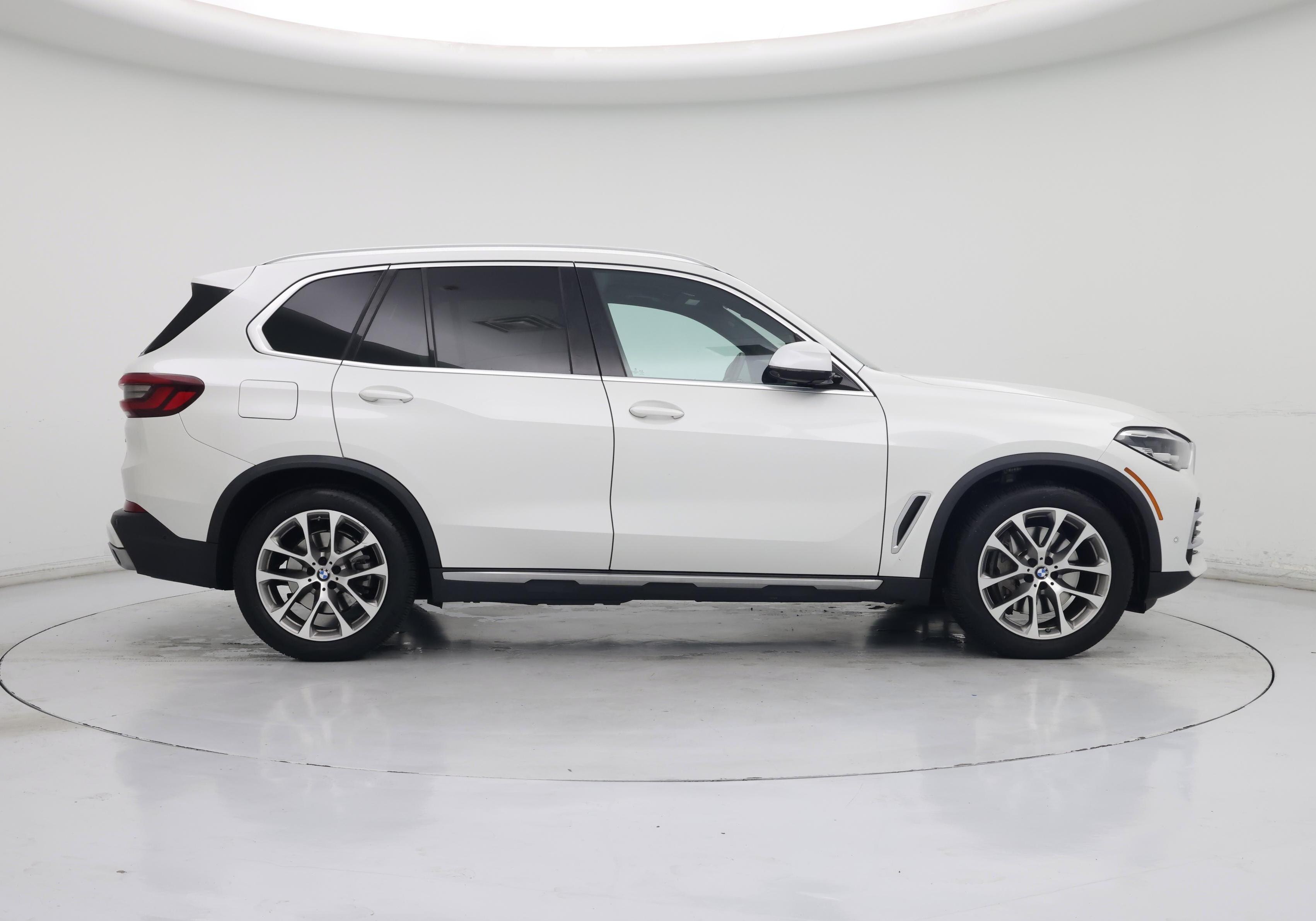 Thumbnail: 2021 BMW X5 - 7