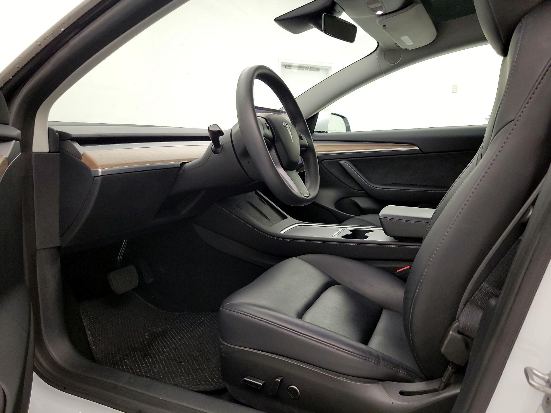 Thumbnail: 2023 Tesla Model 3 - 11