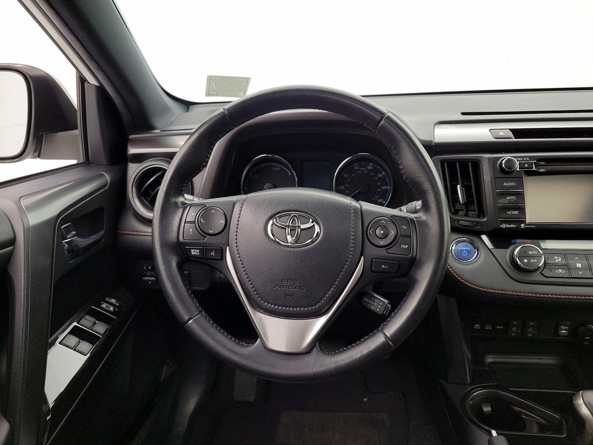 Thumbnail: 2017 Toyota RAV4 - 10