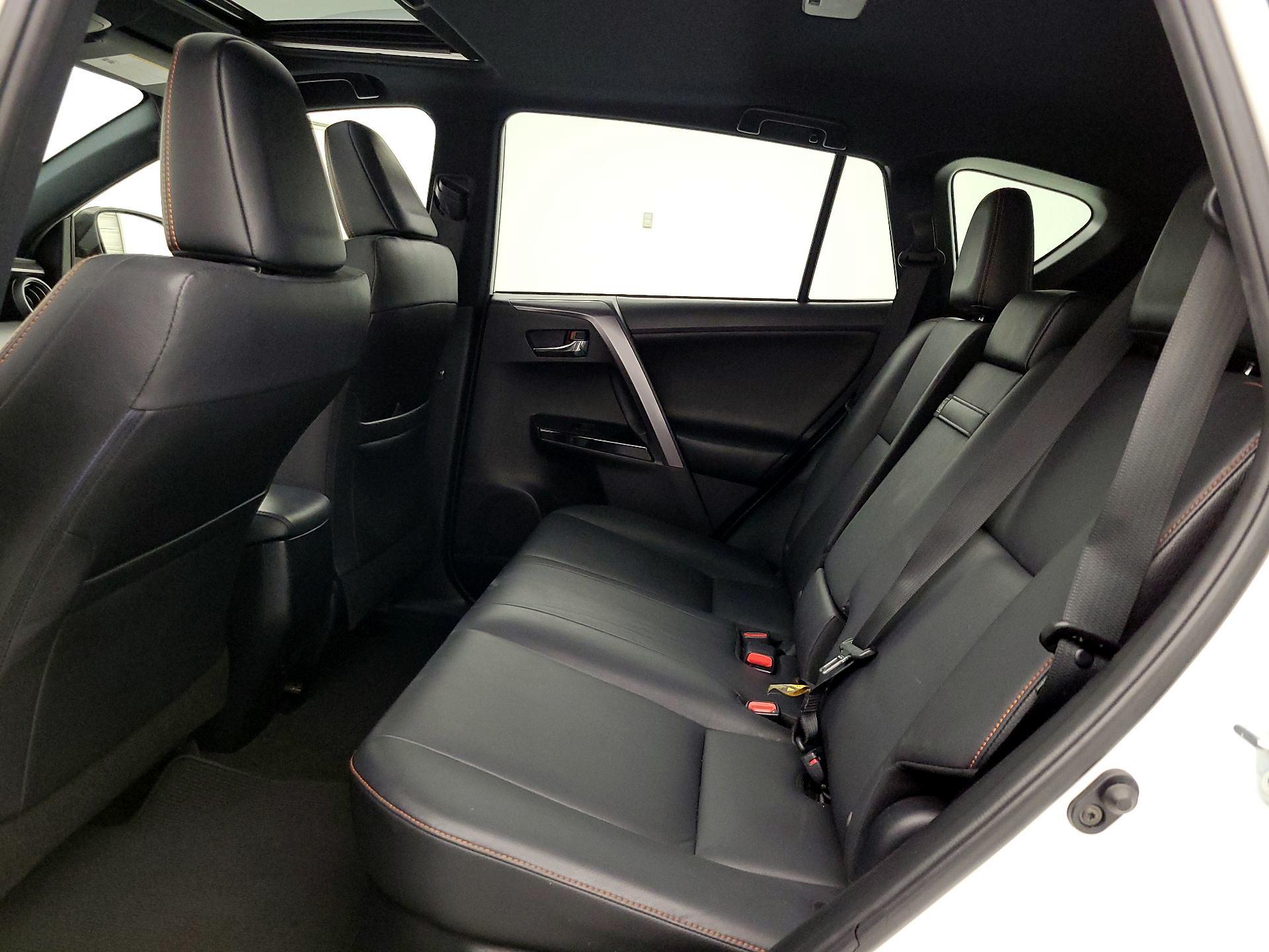 Thumbnail: 2017 Toyota RAV4 - 20