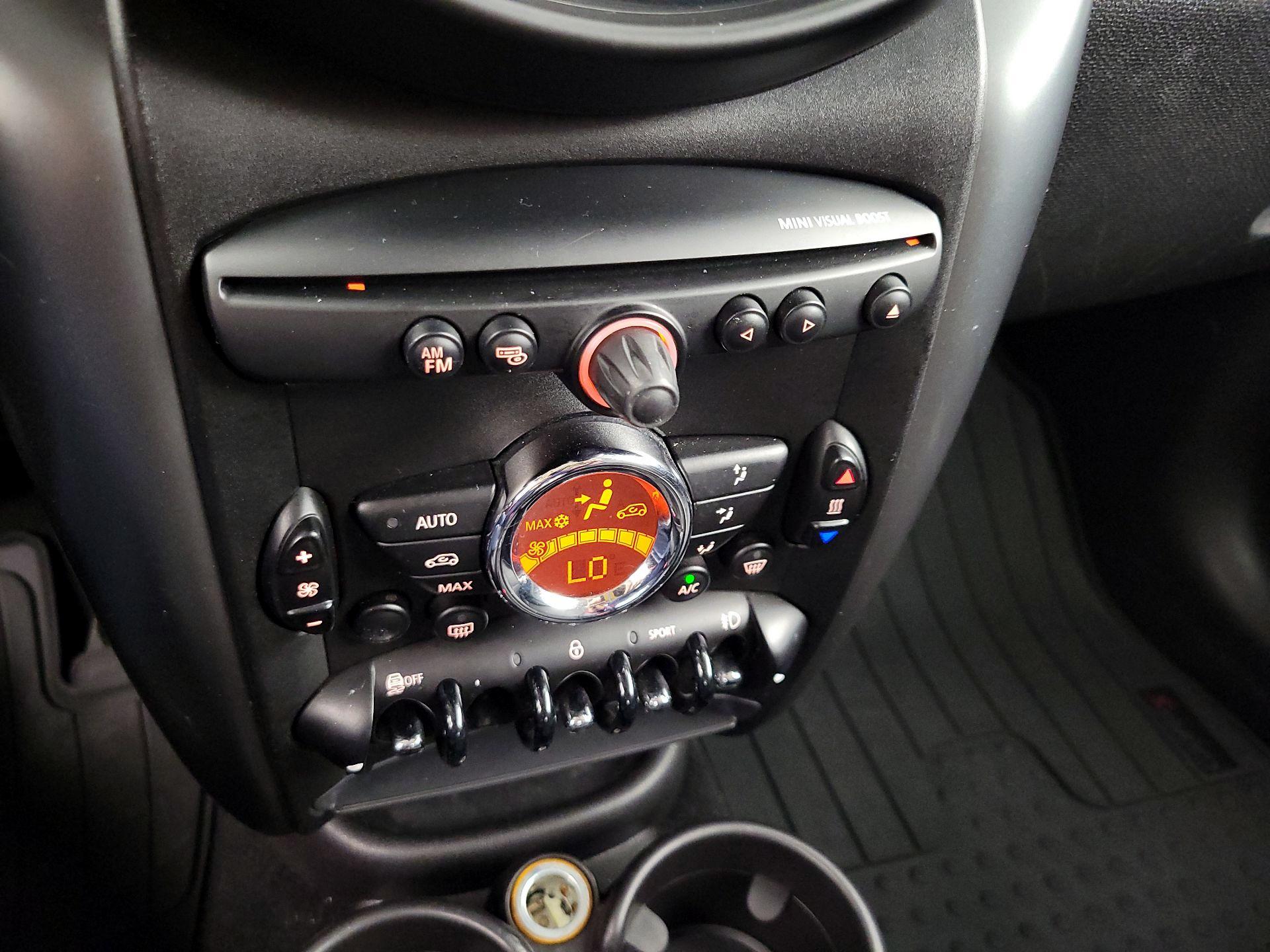 Thumbnail: 2016 MINI Cooper Countryman - 14