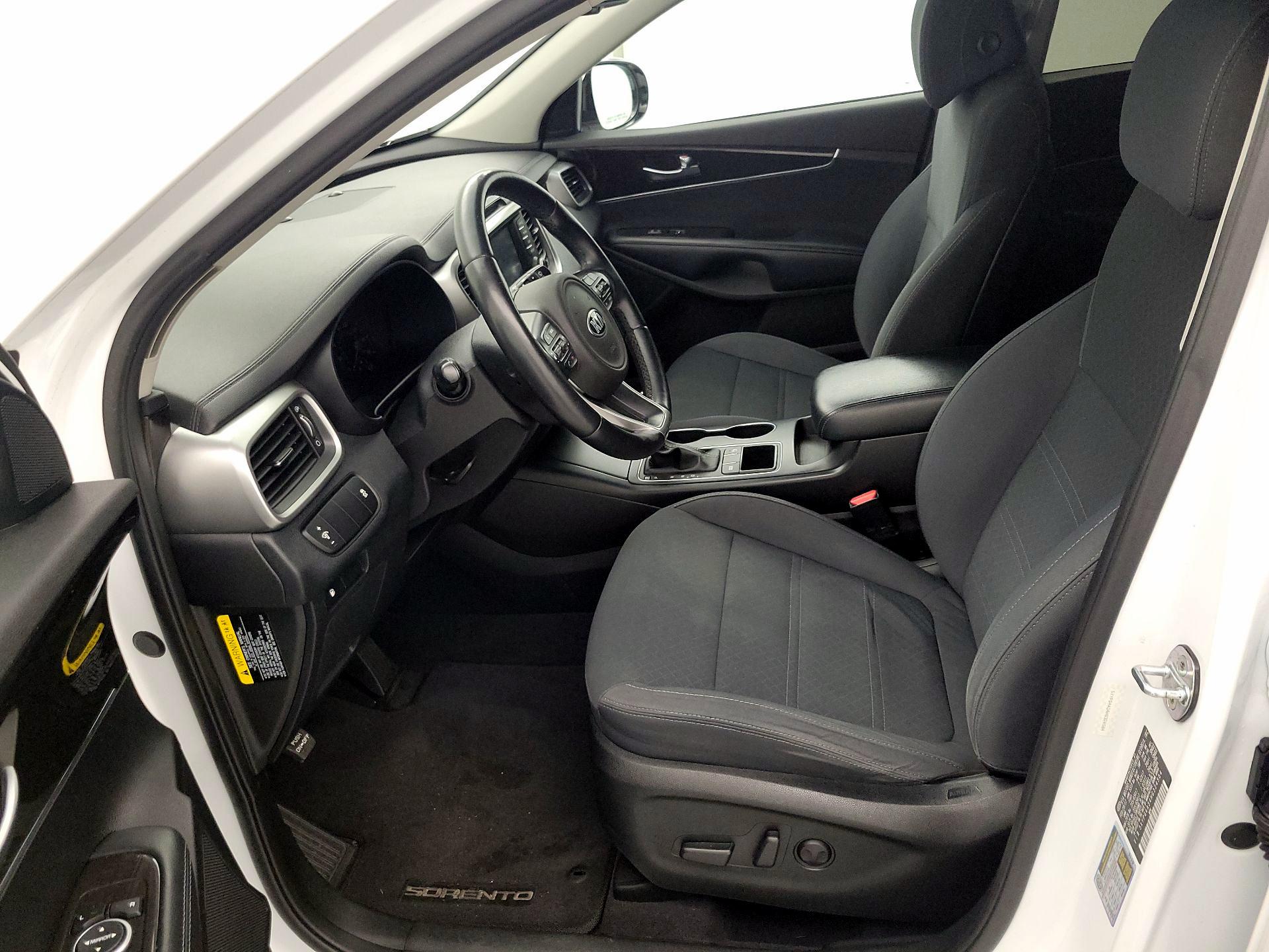 Thumbnail: 2017 Kia Sorento - 11