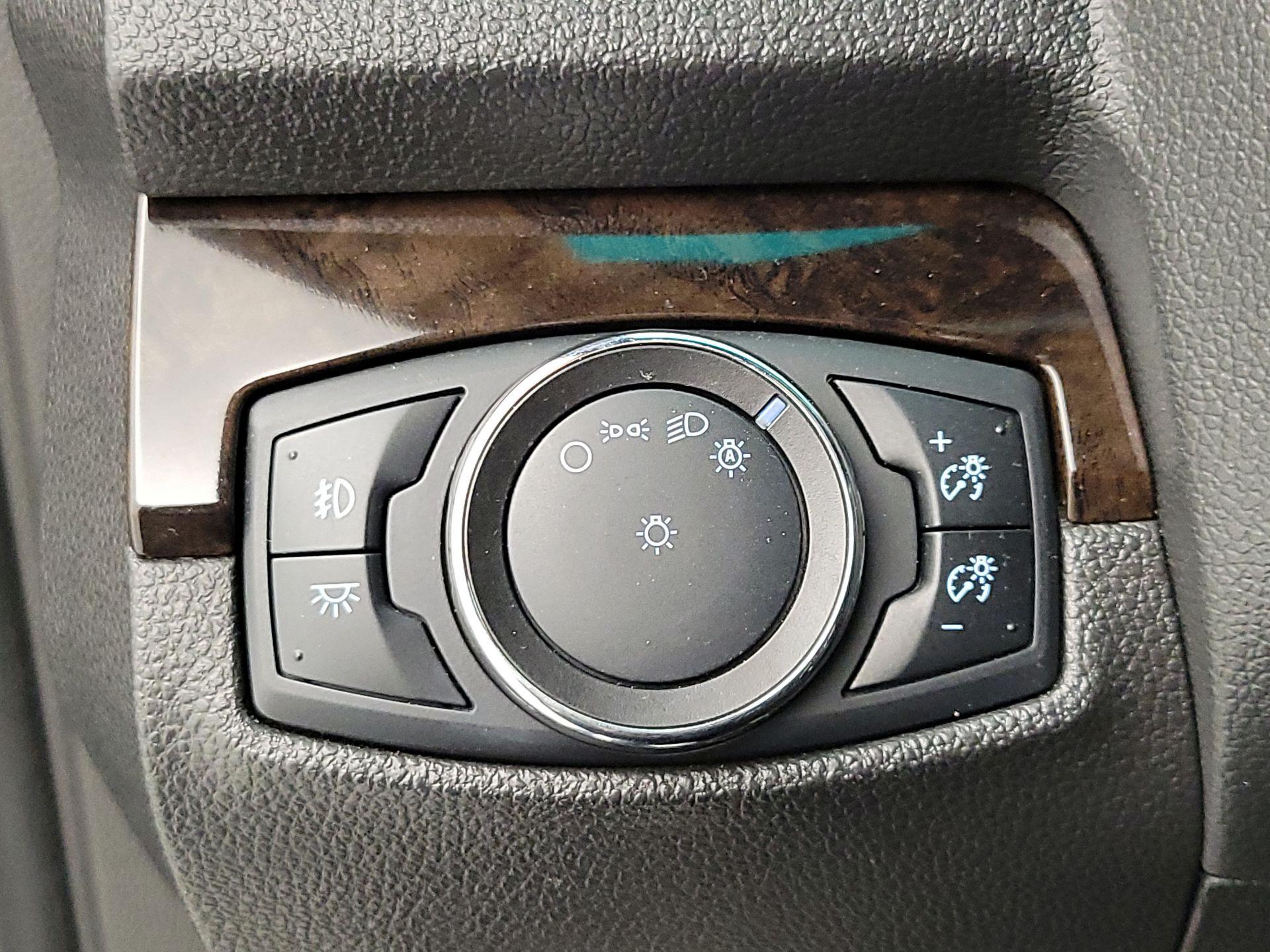 Thumbnail: 2014 Ford Explorer - 13