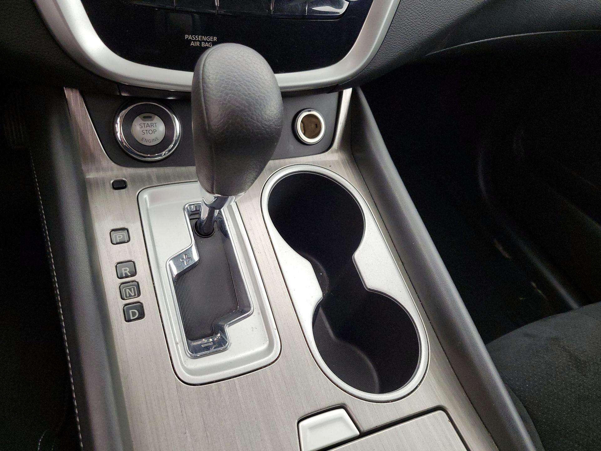 Thumbnail: 2015 Nissan Murano - 17