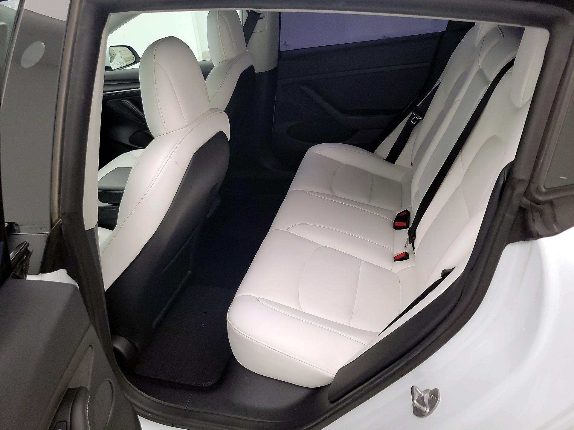 Thumbnail: 2022 Tesla Model 3 - 19