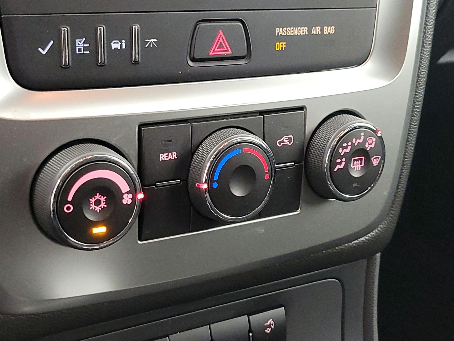 Thumbnail: 2014 GMC Acadia - 16