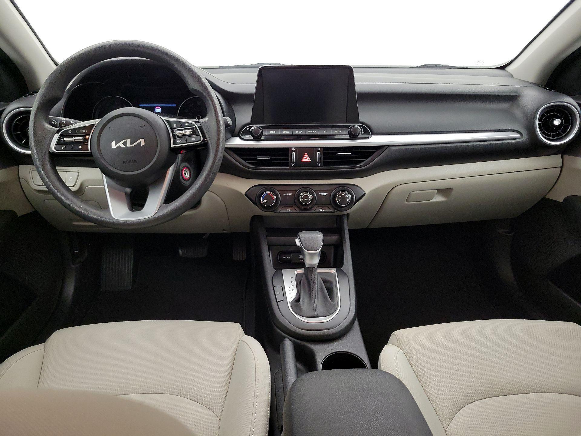 Thumbnail: 2023 Kia Forte - 9