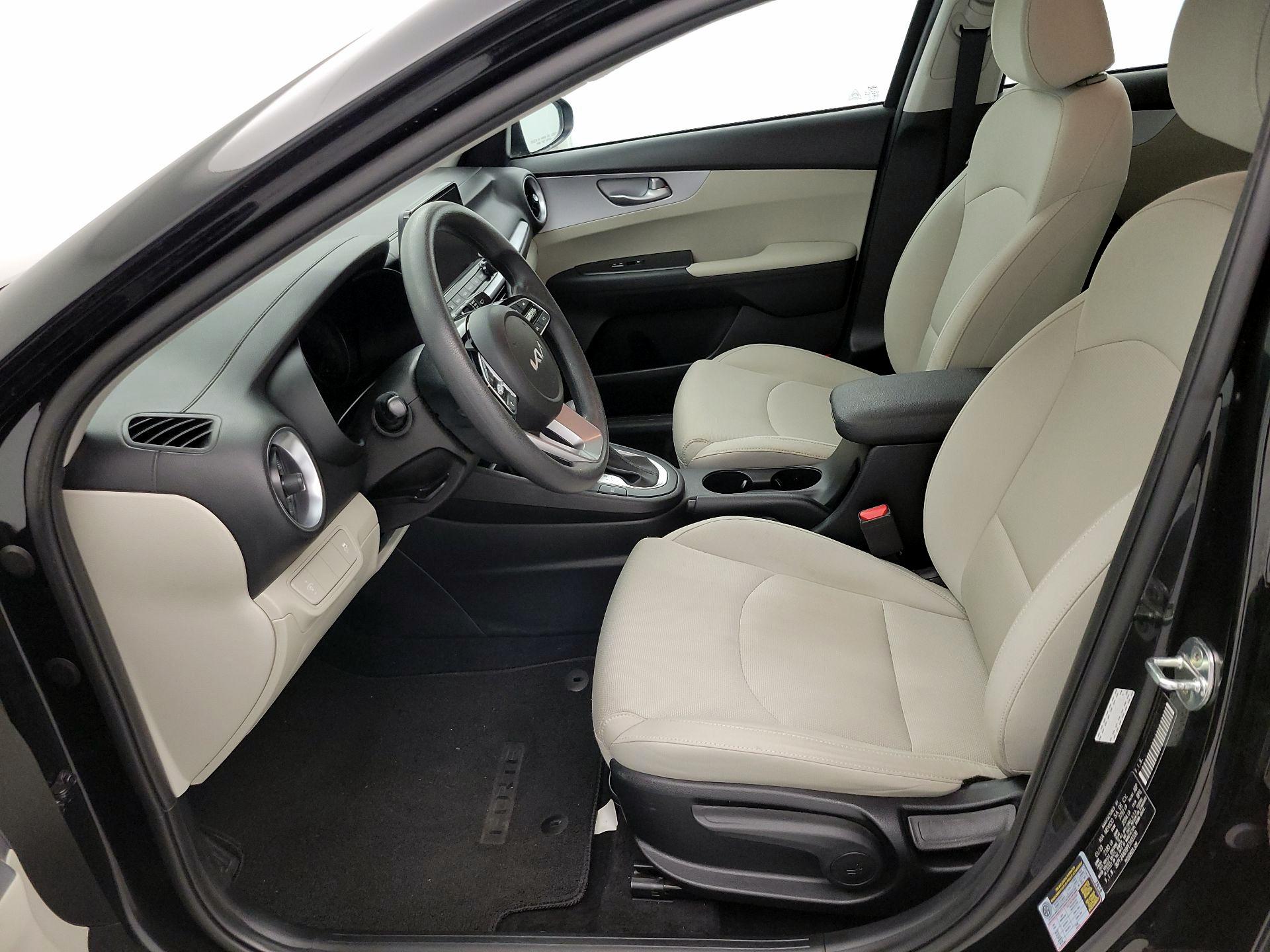 Thumbnail: 2023 Kia Forte - 11