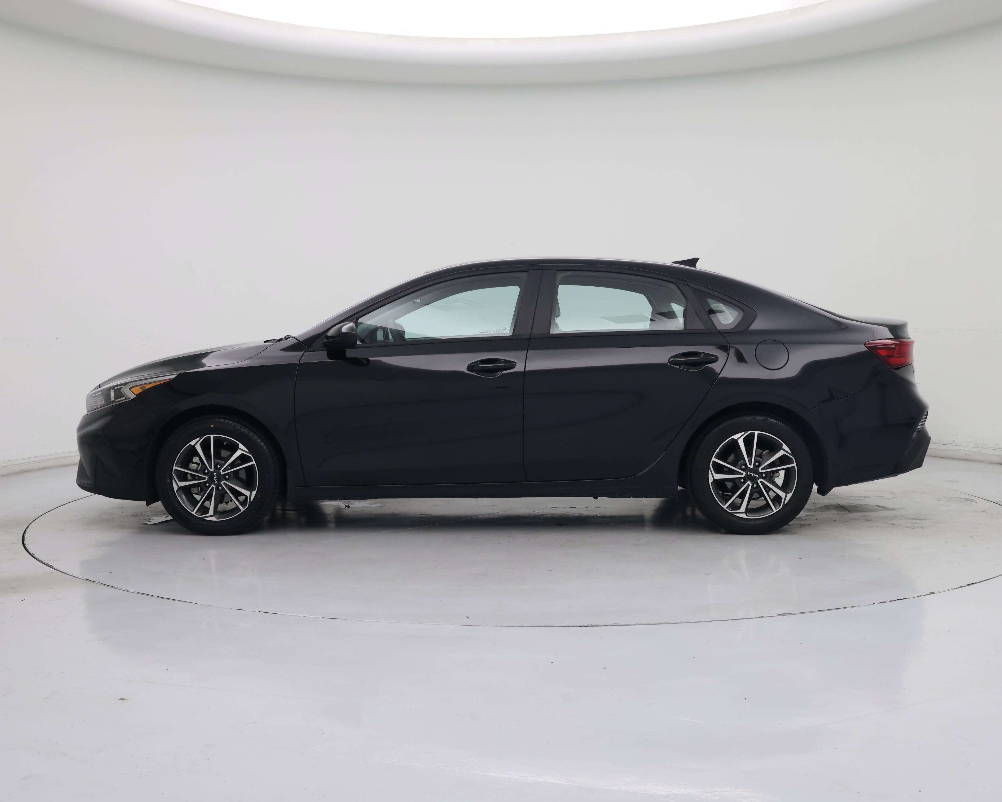 Thumbnail: 2023 Kia Forte - 3