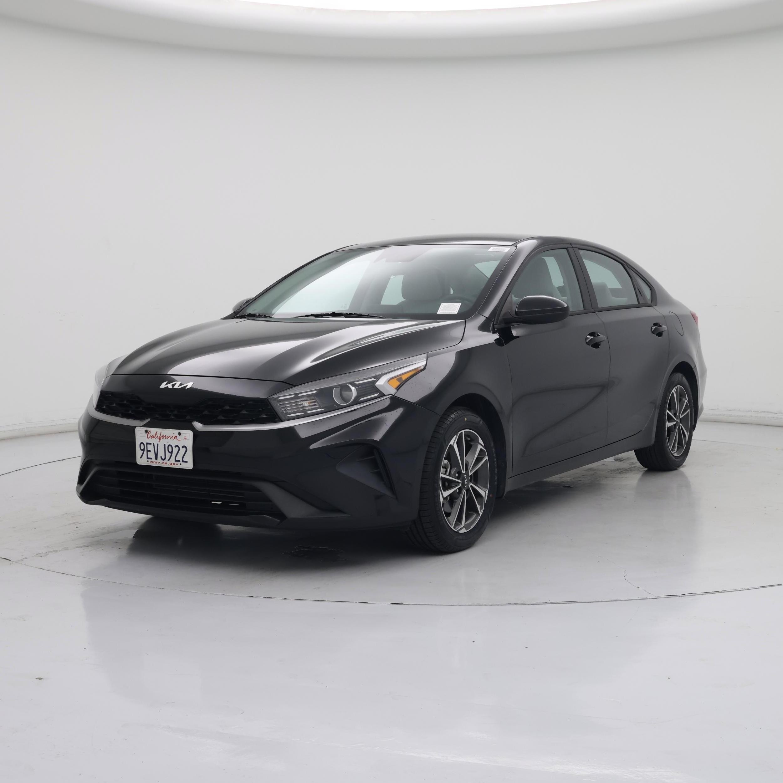 Thumbnail: 2023 Kia Forte - 4