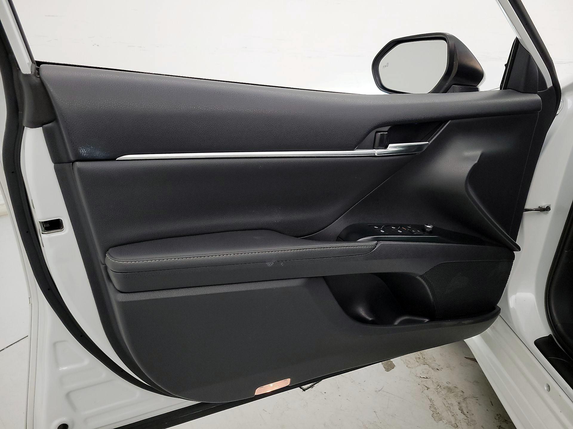 Thumbnail: 2019 Toyota Camry - 12