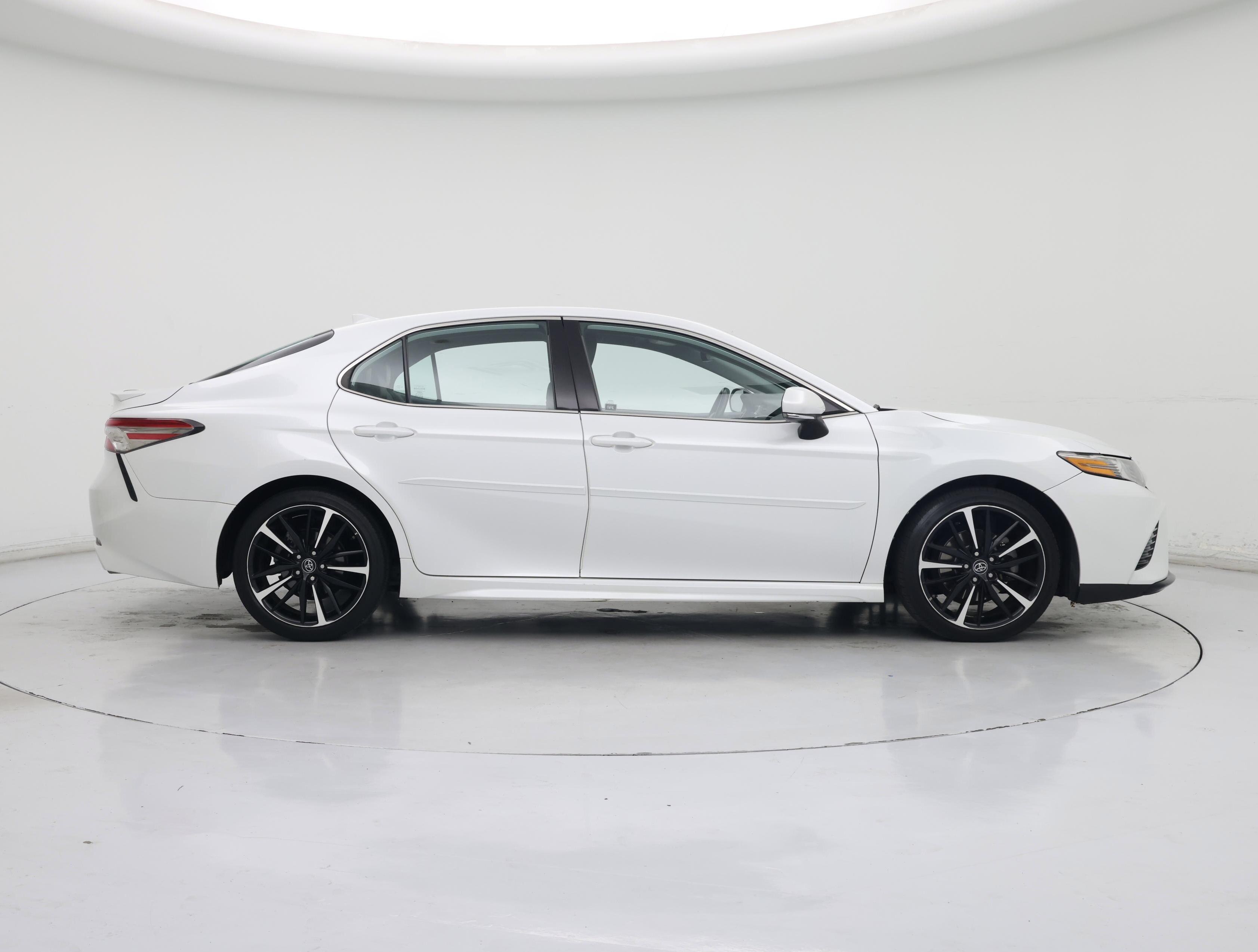 Thumbnail: 2019 Toyota Camry - 7