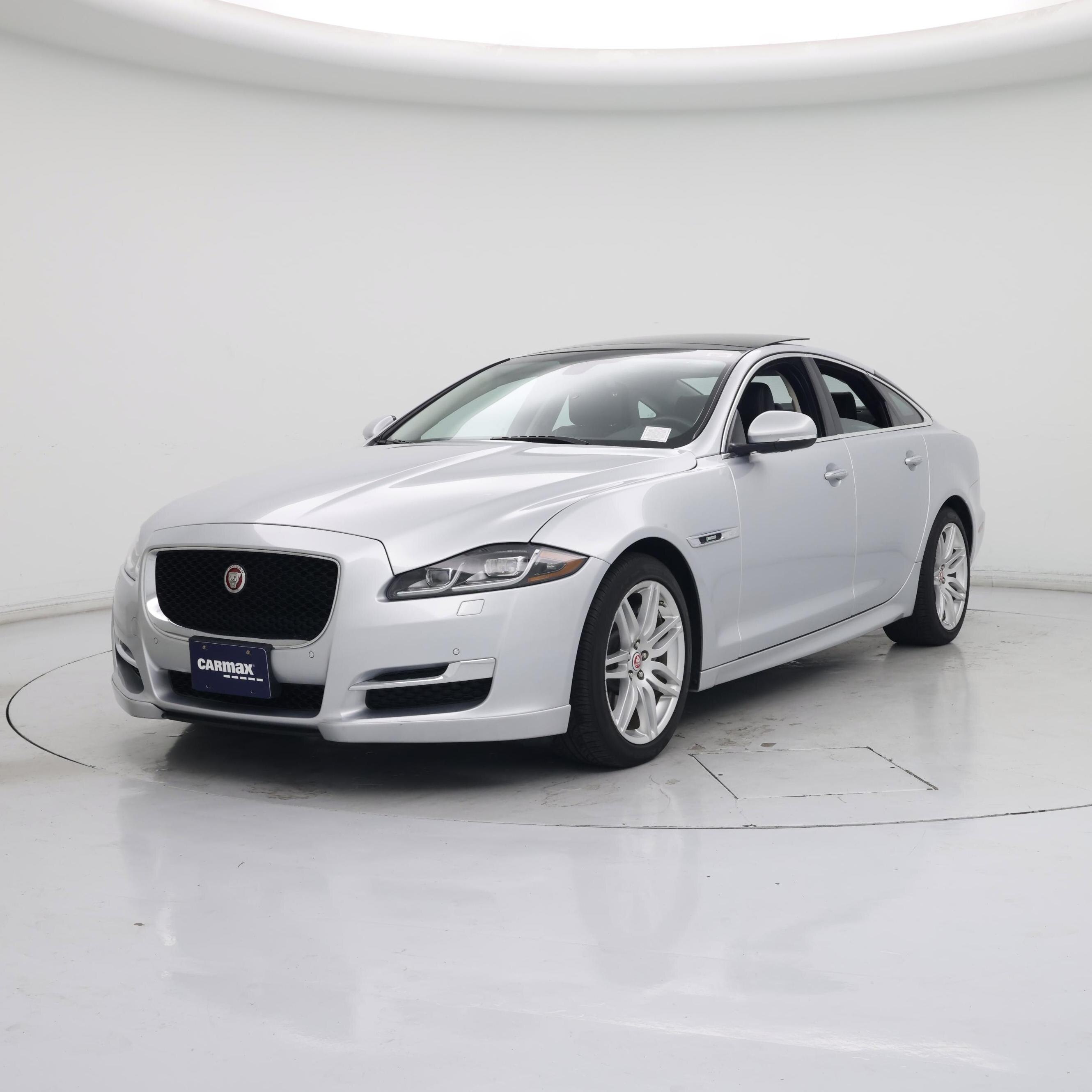 Thumbnail: 2017 Jaguar XJ - 4