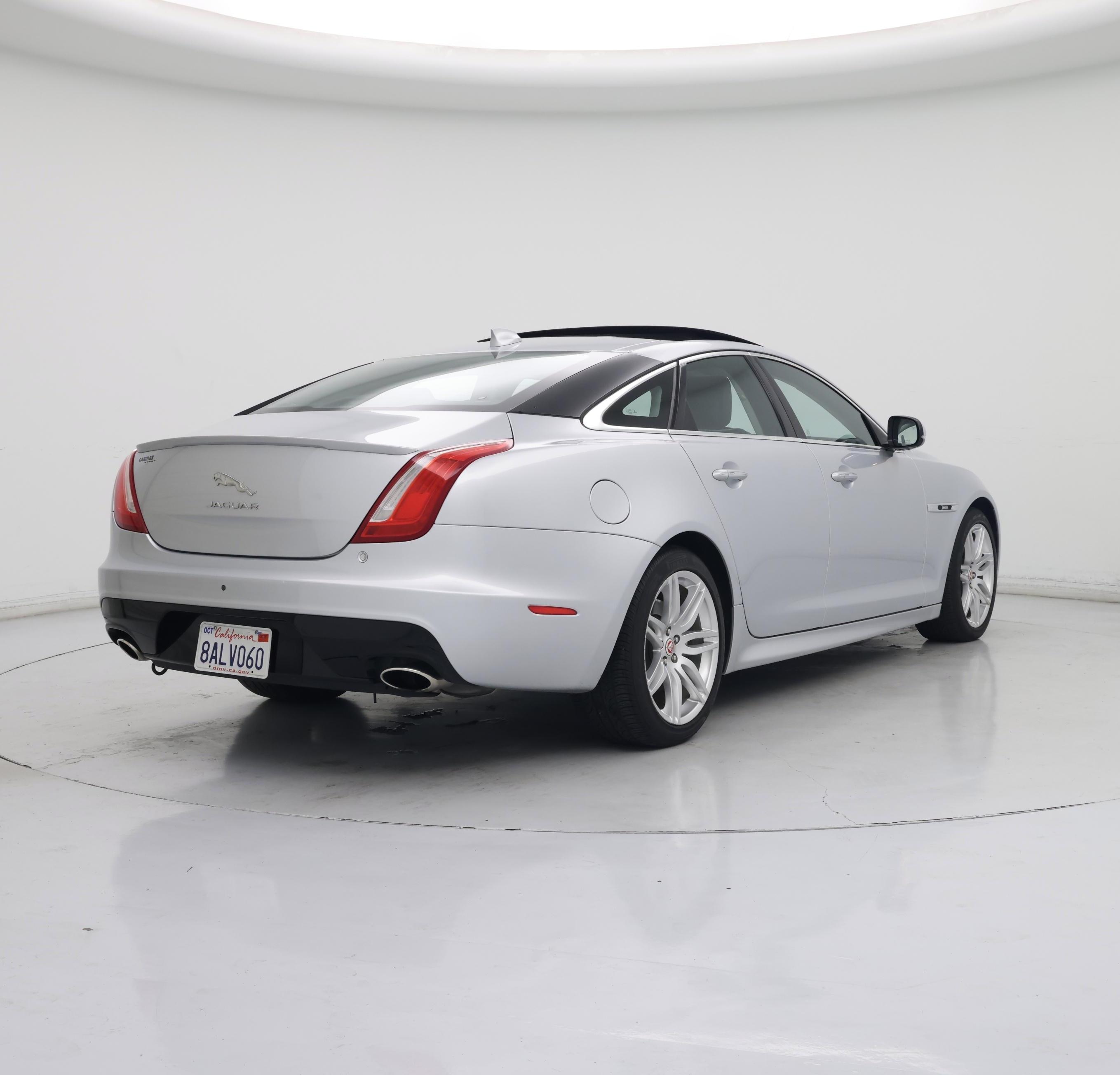 Thumbnail: 2017 Jaguar XJ - 8