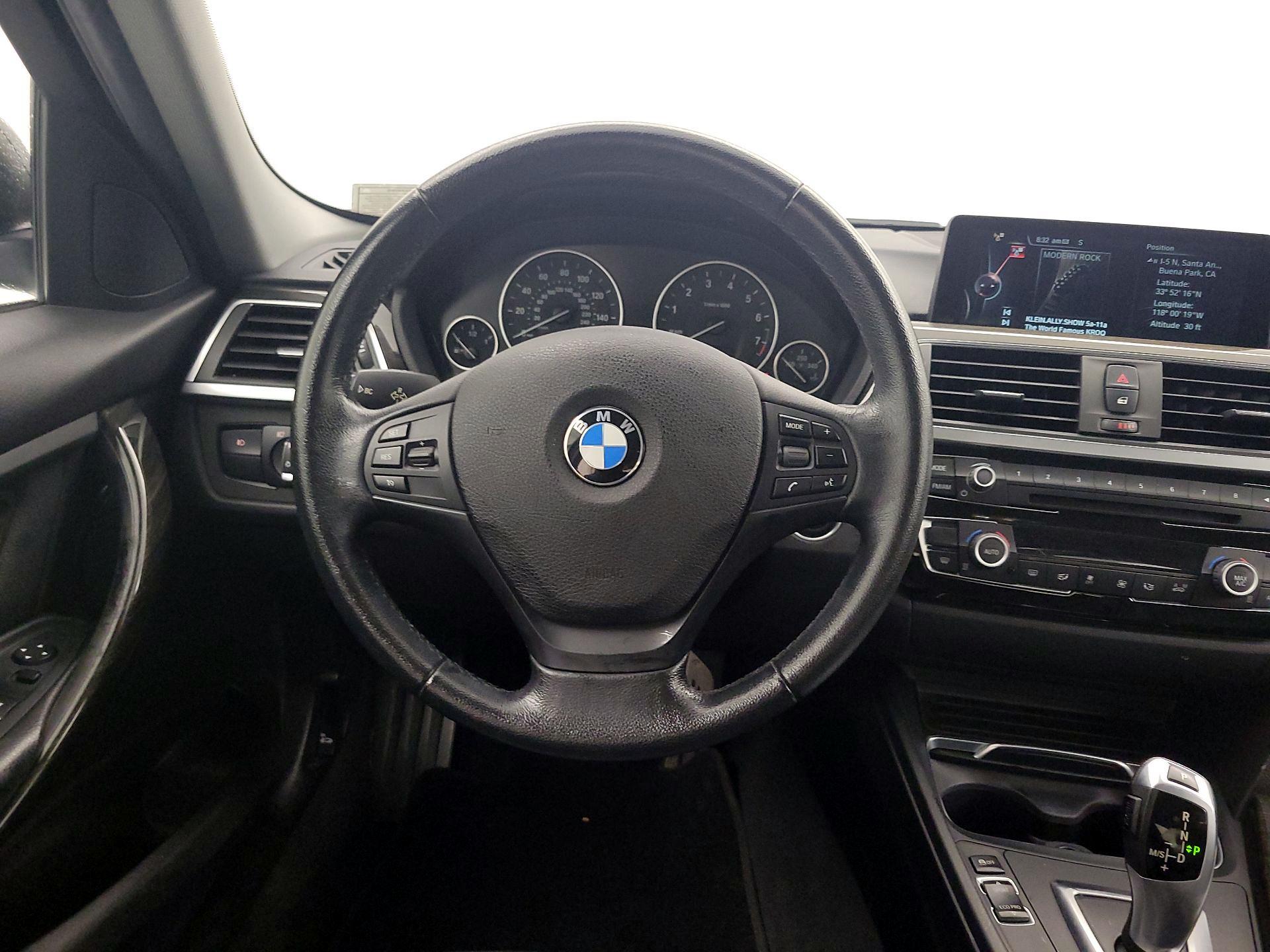 Thumbnail: 2016 BMW 3 Series - 10