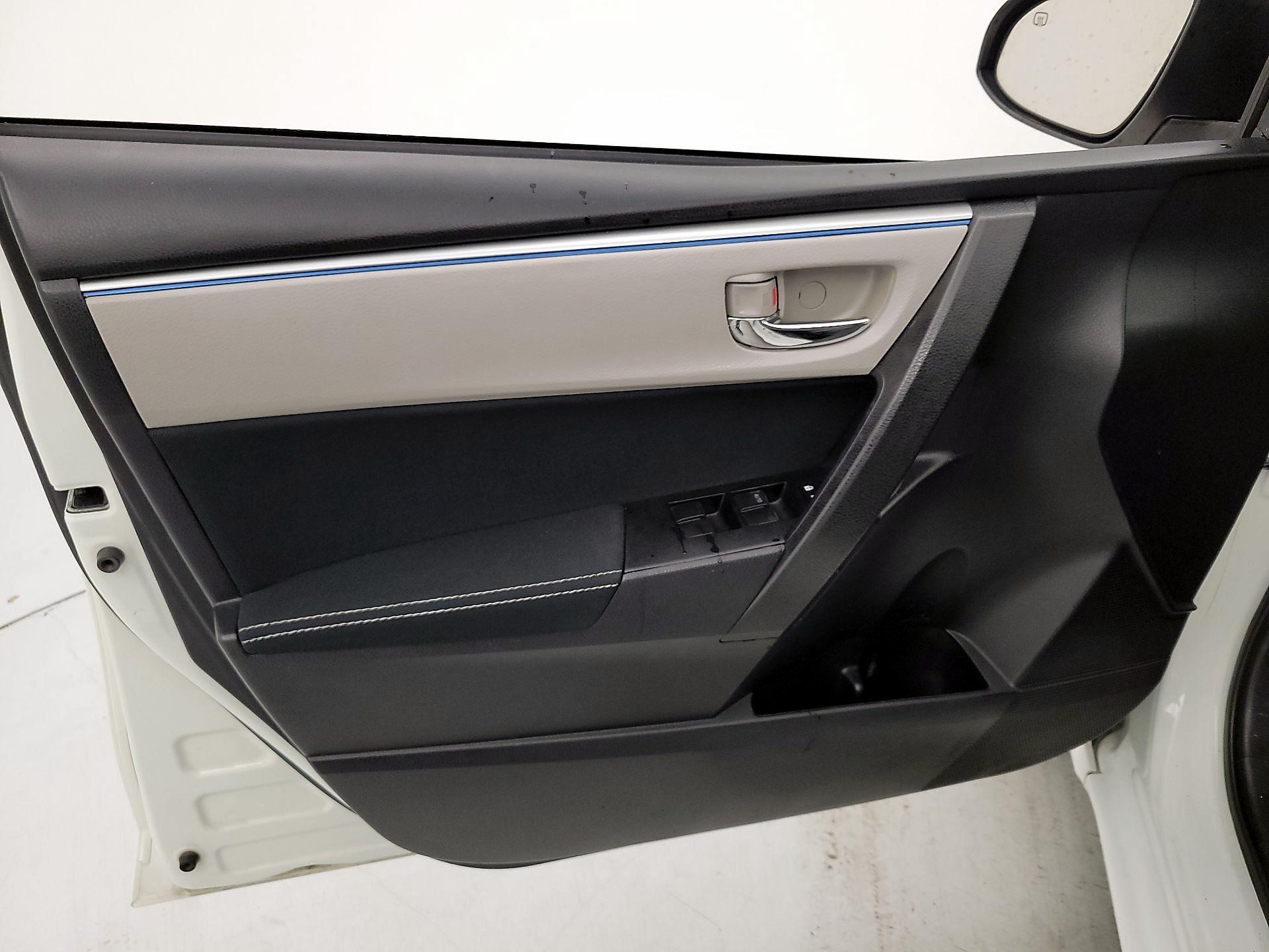 Thumbnail: 2014 Toyota Corolla - 12