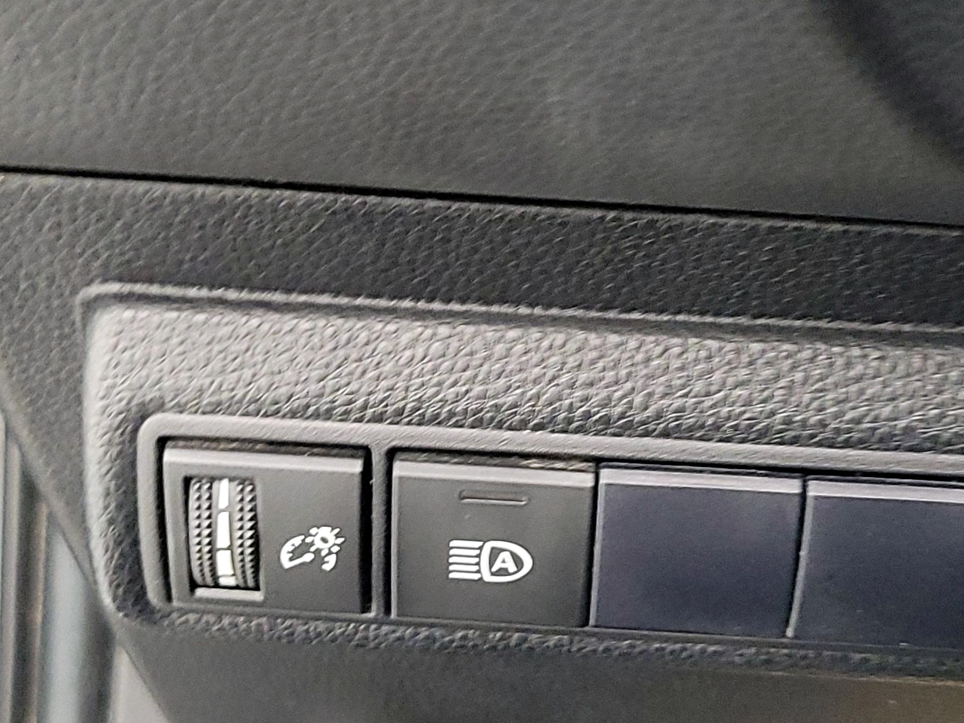 Thumbnail: 2021 Toyota Corolla - 13