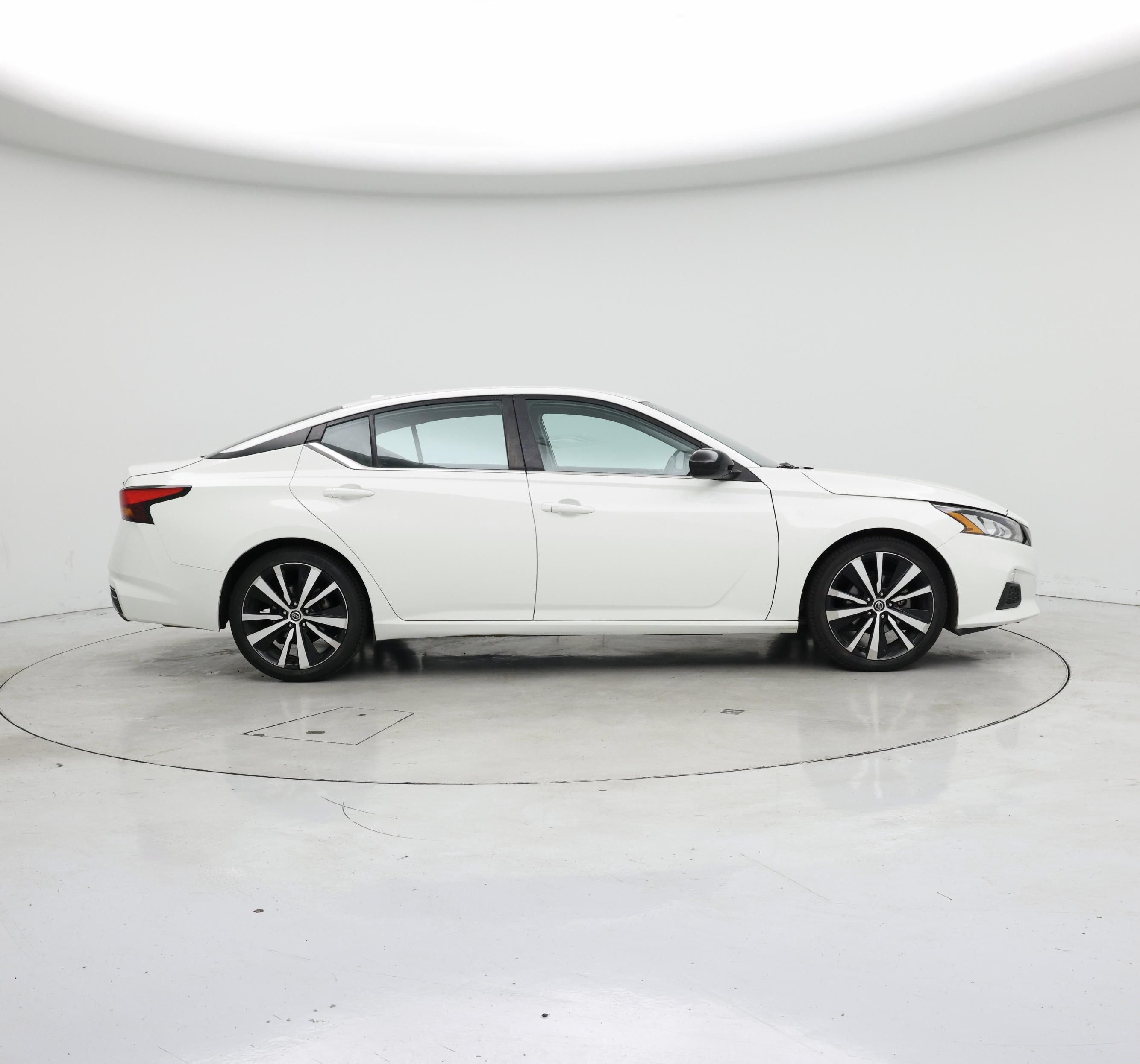 Thumbnail: 2021 Nissan Altima - 7