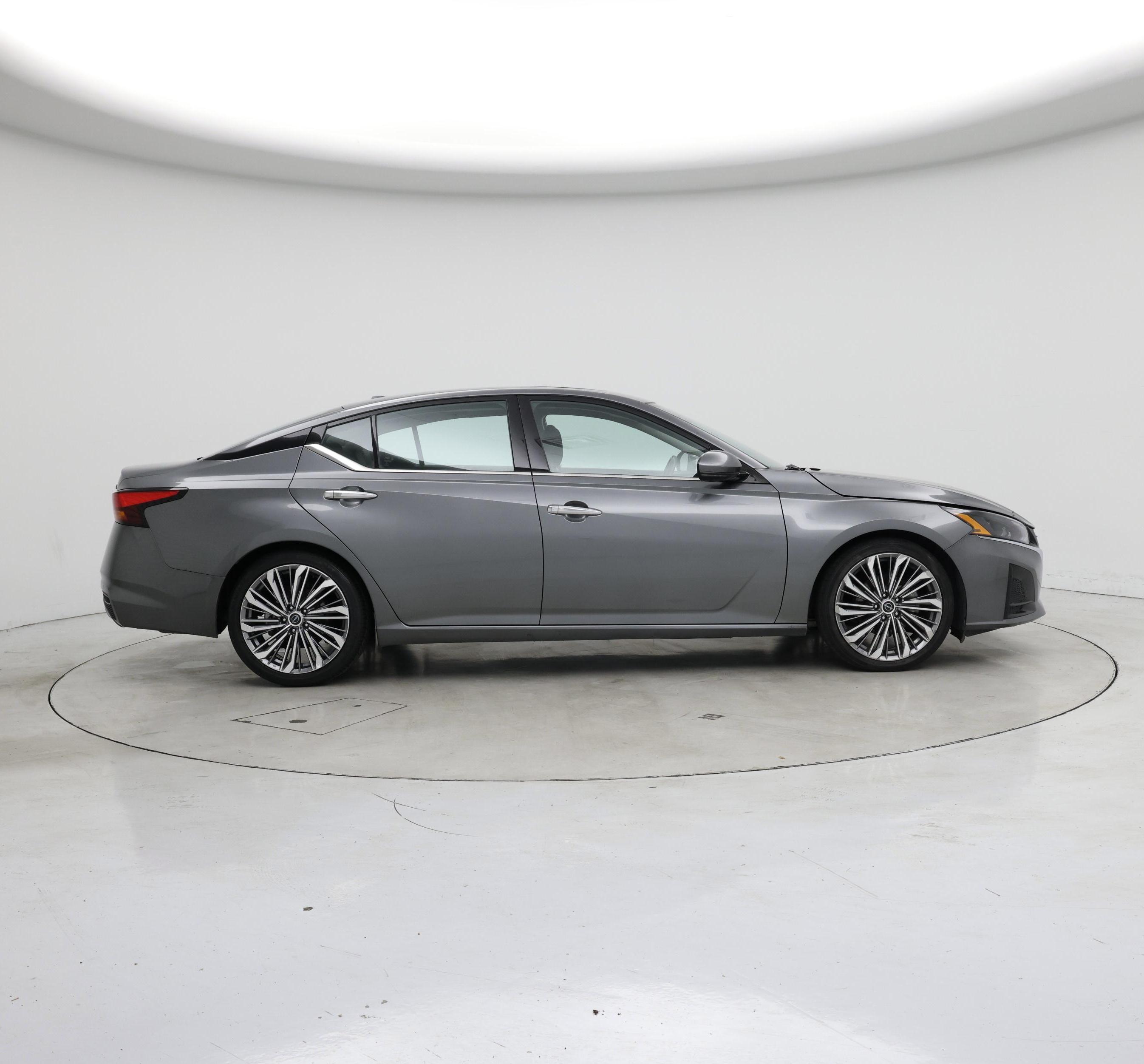 Thumbnail: 2023 Nissan Altima - 7