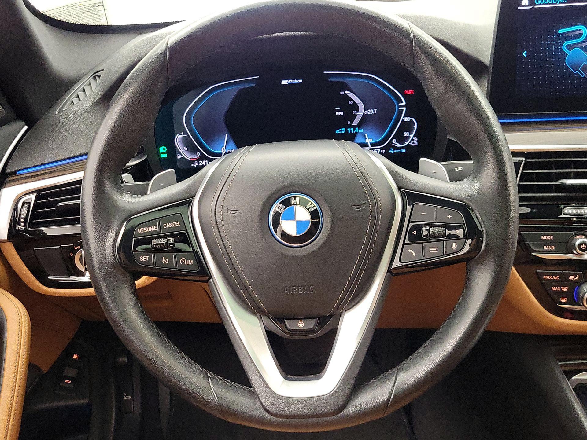 Thumbnail: 2023 BMW 5 Series - 10