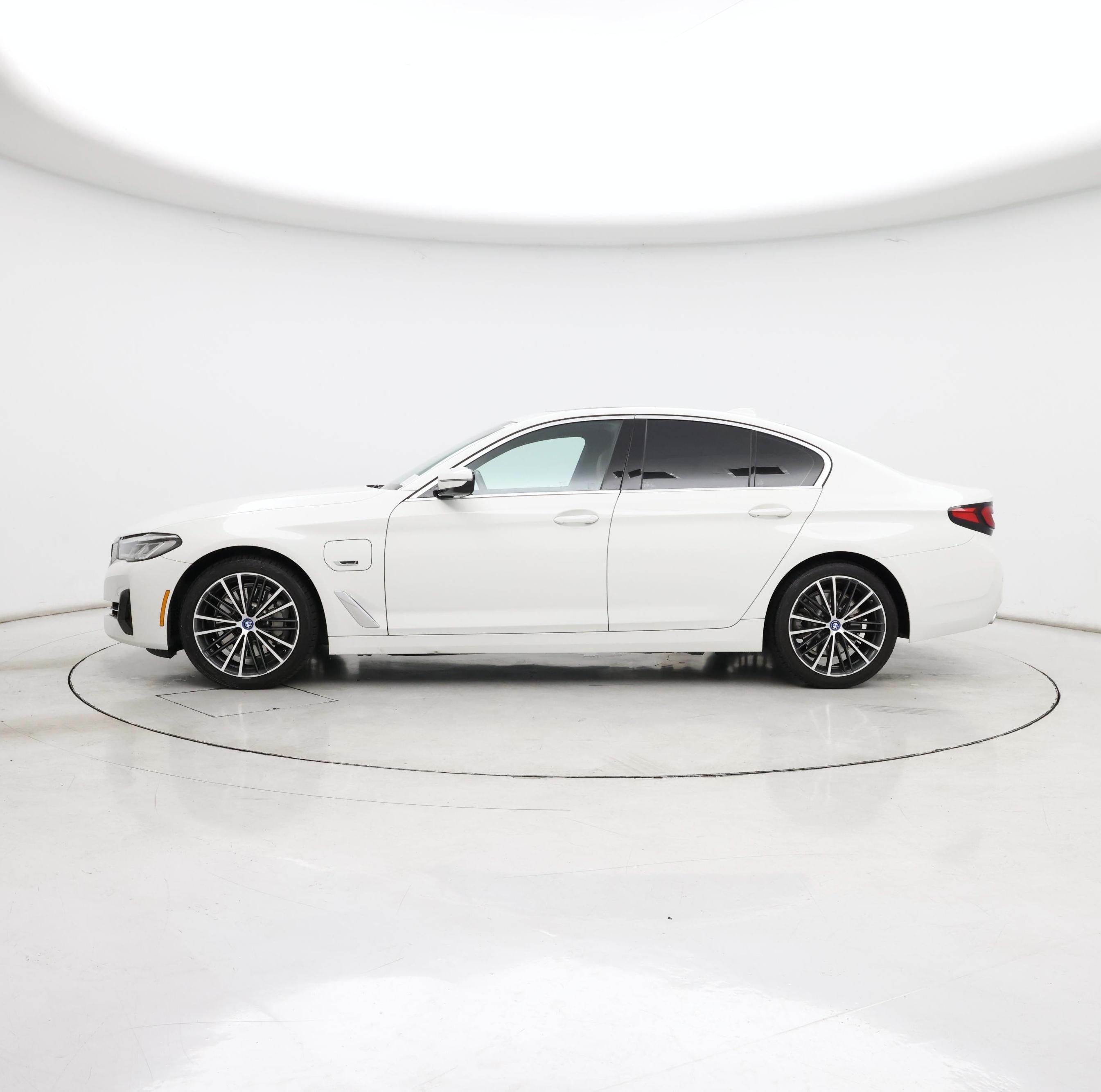 Thumbnail: 2023 BMW 5 Series - 3