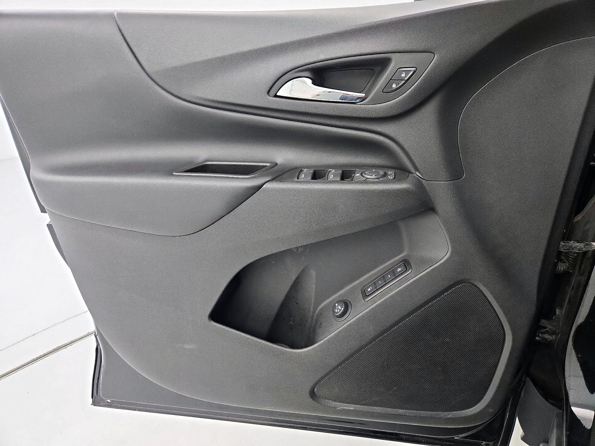 Thumbnail: 2020 Chevrolet Equinox - 12