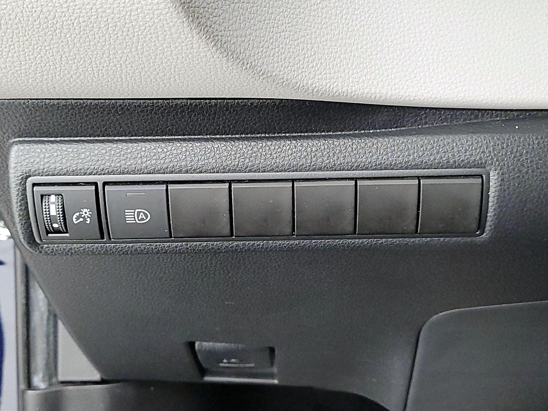 Thumbnail: 2021 Toyota Corolla - 13