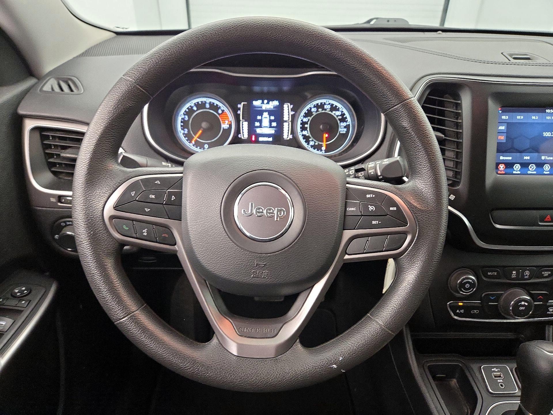 Thumbnail: 2021 Jeep Cherokee - 10