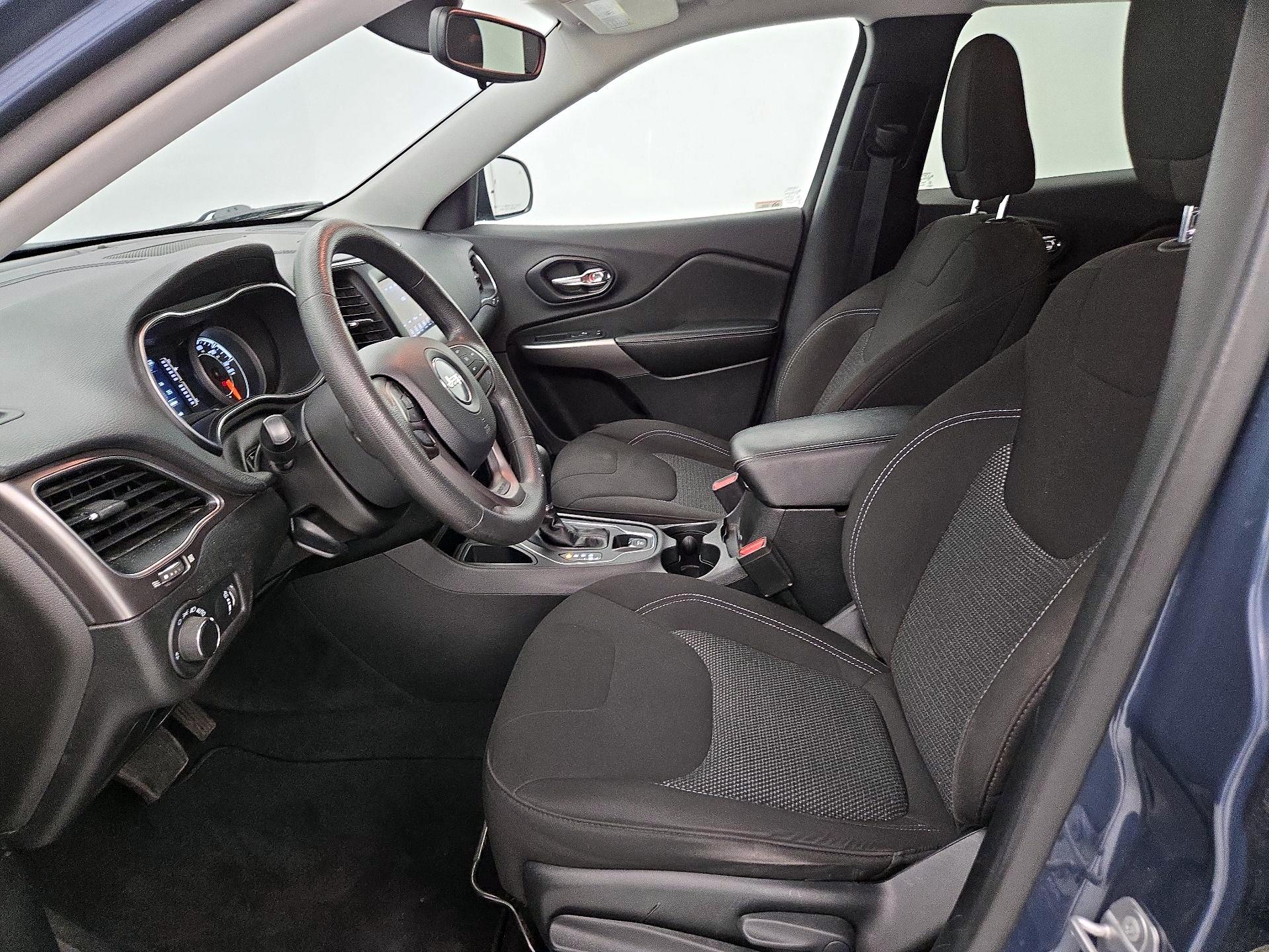 Thumbnail: 2021 Jeep Cherokee - 11