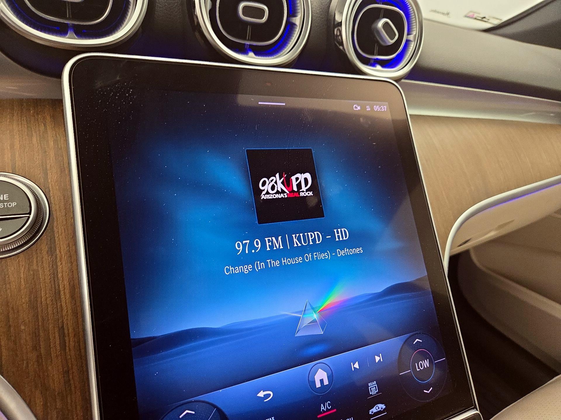 Thumbnail: 2022 Mercedes-Benz C-Class - 16