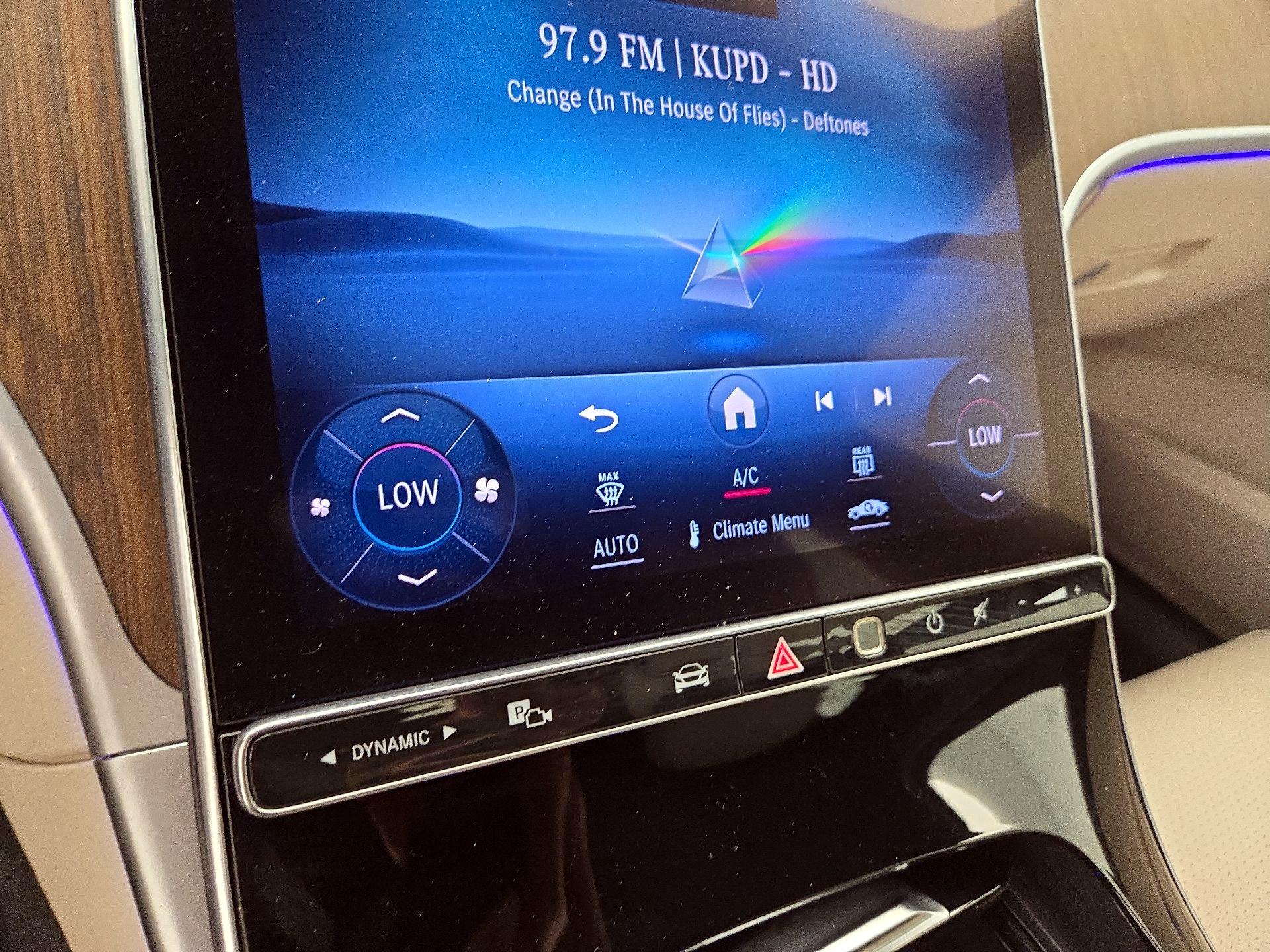 Thumbnail: 2022 Mercedes-Benz C-Class - 17