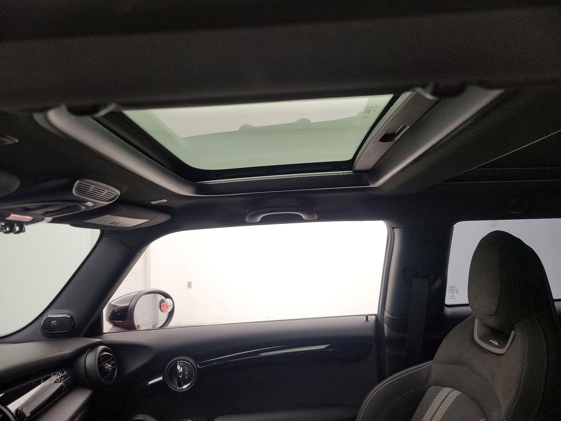 Thumbnail: 2021 MINI Cooper Hardtop - 20