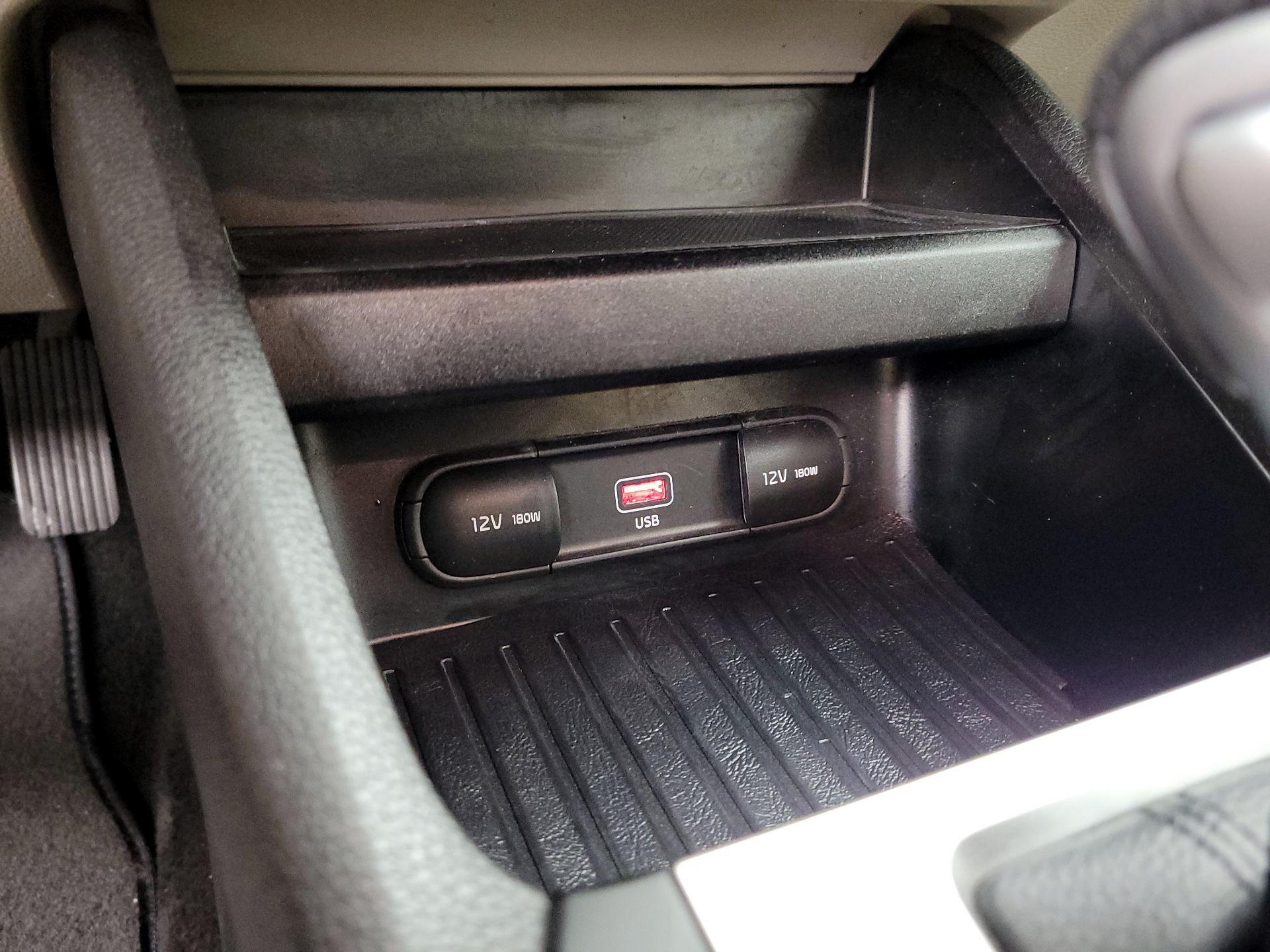 Thumbnail: 2023 Kia Forte - 18