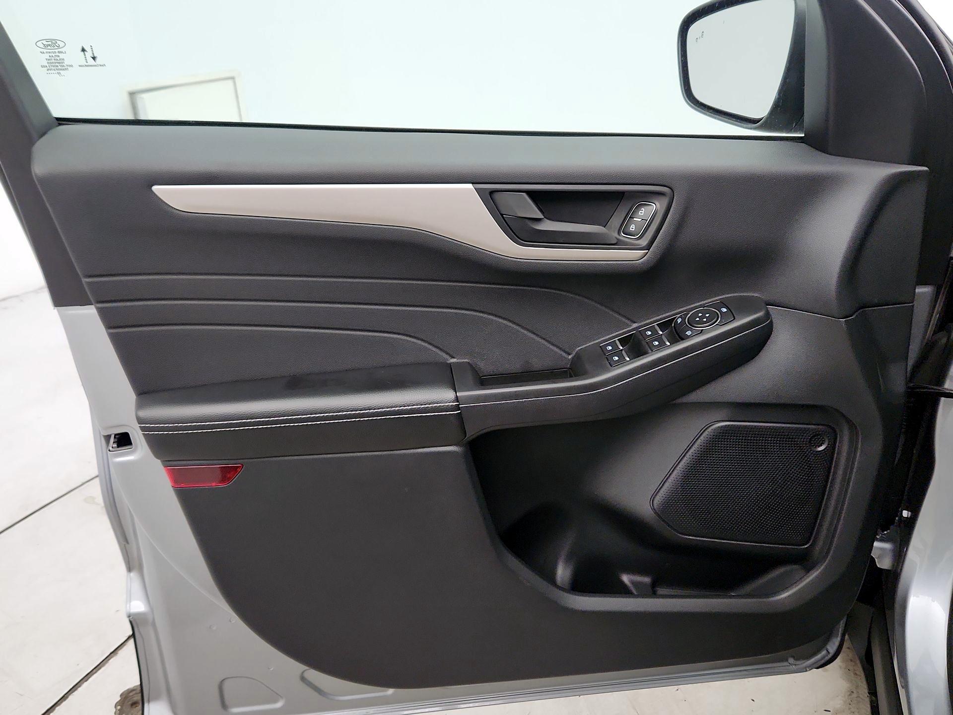 Thumbnail: 2022 Ford Escape - 12