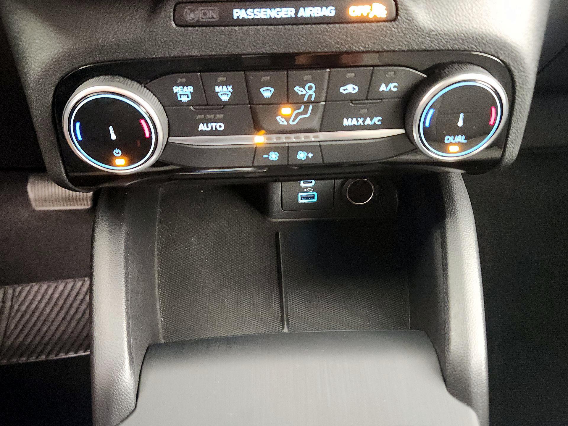 Thumbnail: 2022 Ford Escape - 16