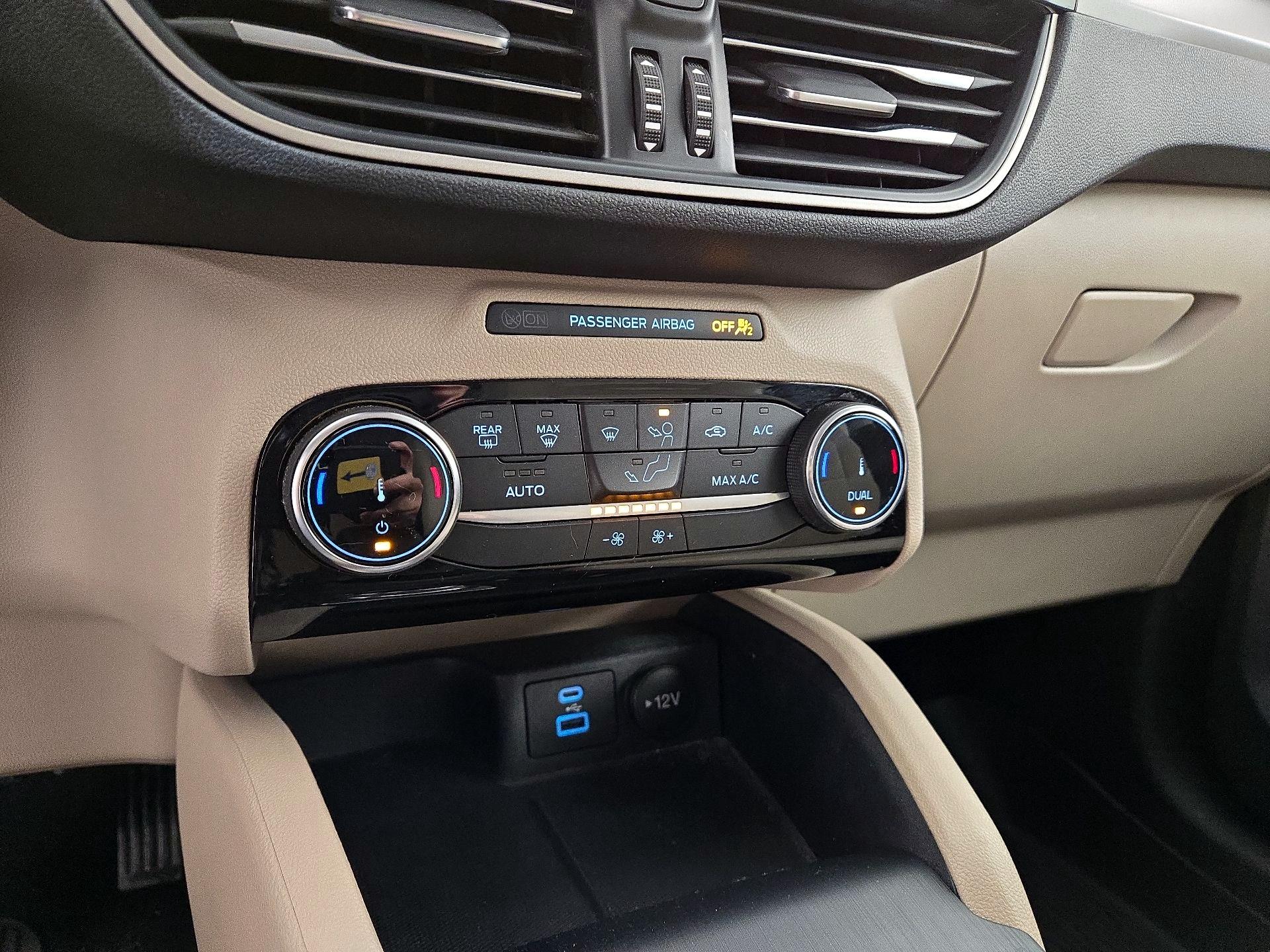 Thumbnail: 2022 Ford Escape - 17