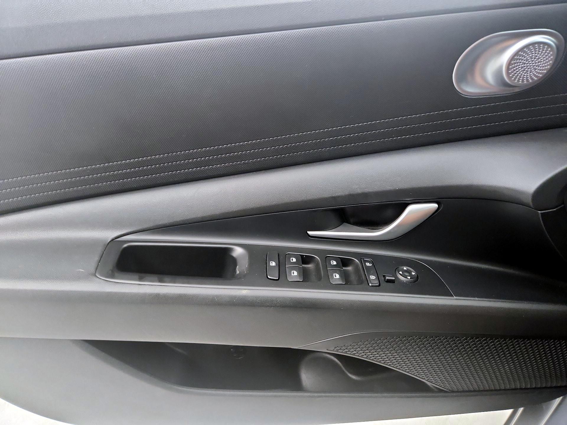 Thumbnail: 2023 Hyundai Elantra - 12