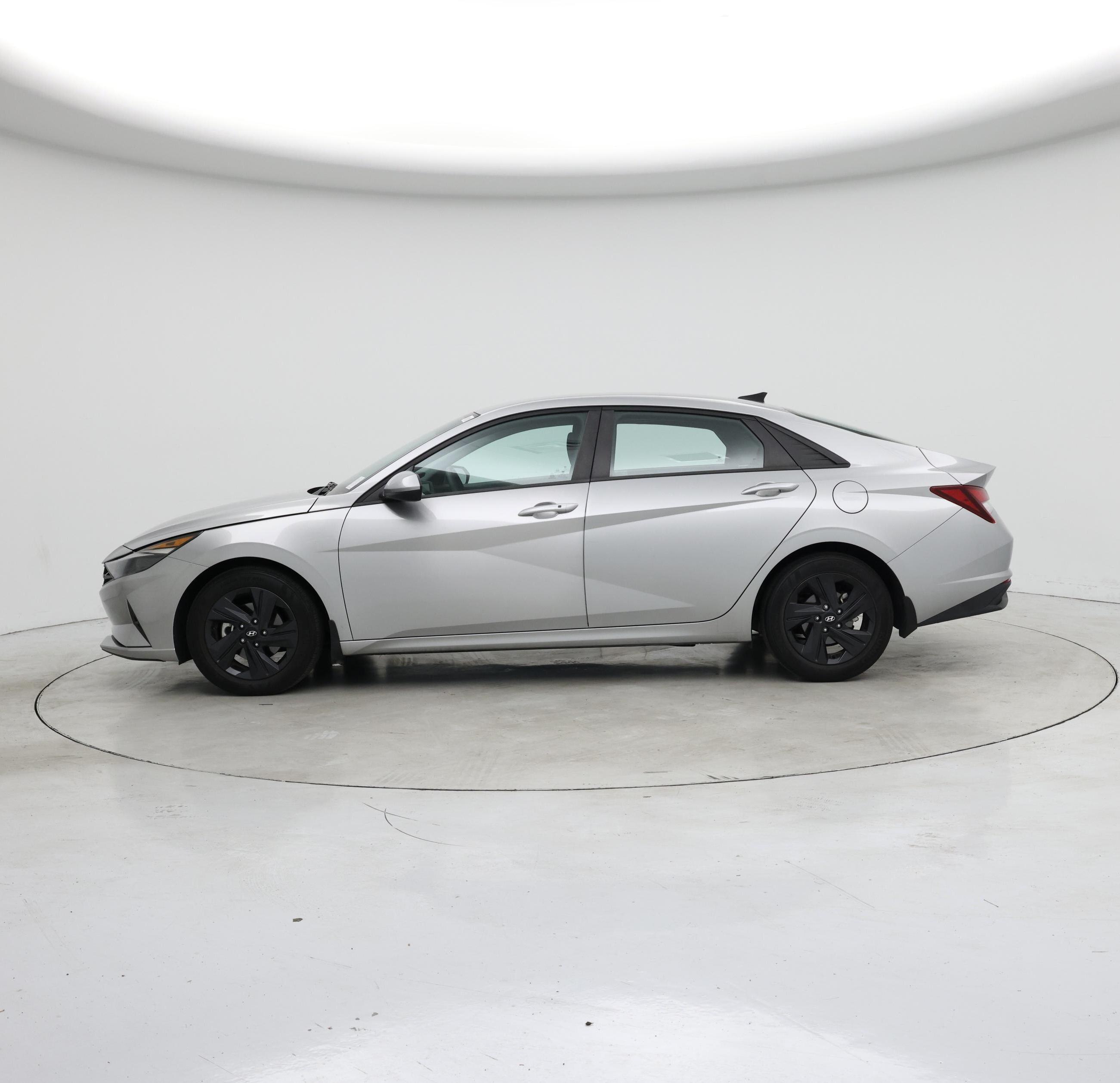 Thumbnail: 2023 Hyundai Elantra - 3