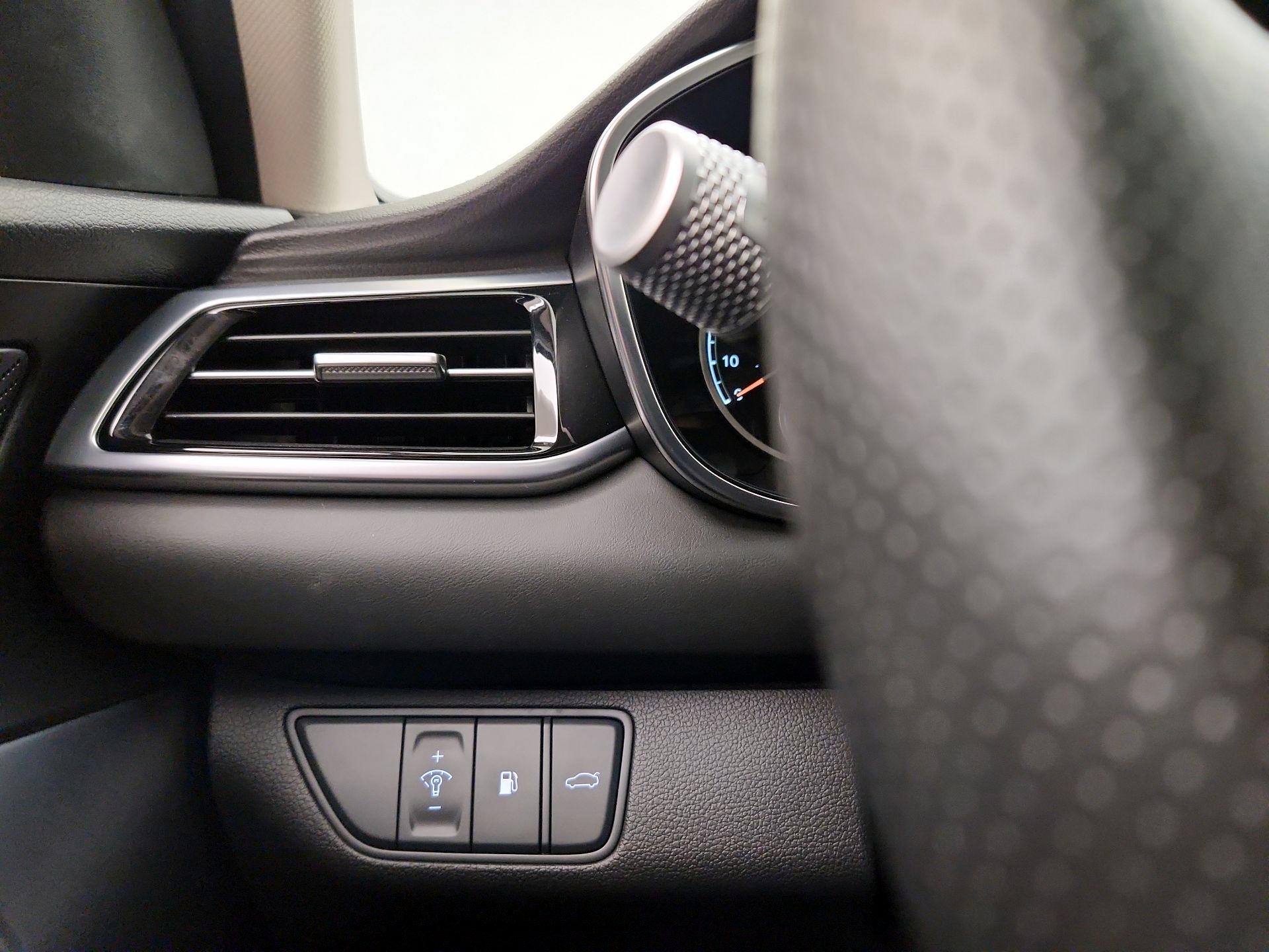 Thumbnail: 2024 Genesis G70 - 13