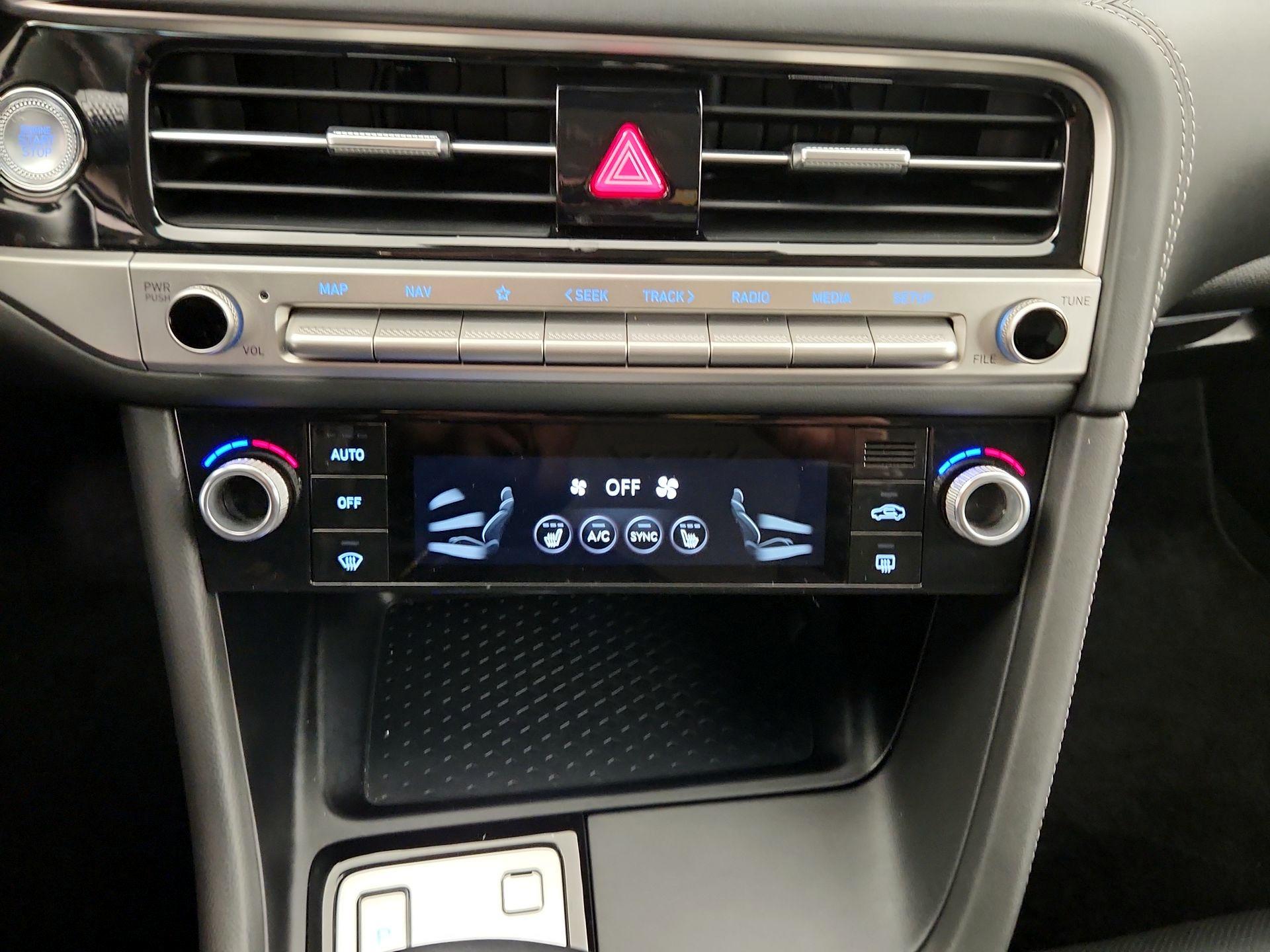 Thumbnail: 2024 Genesis G70 - 16