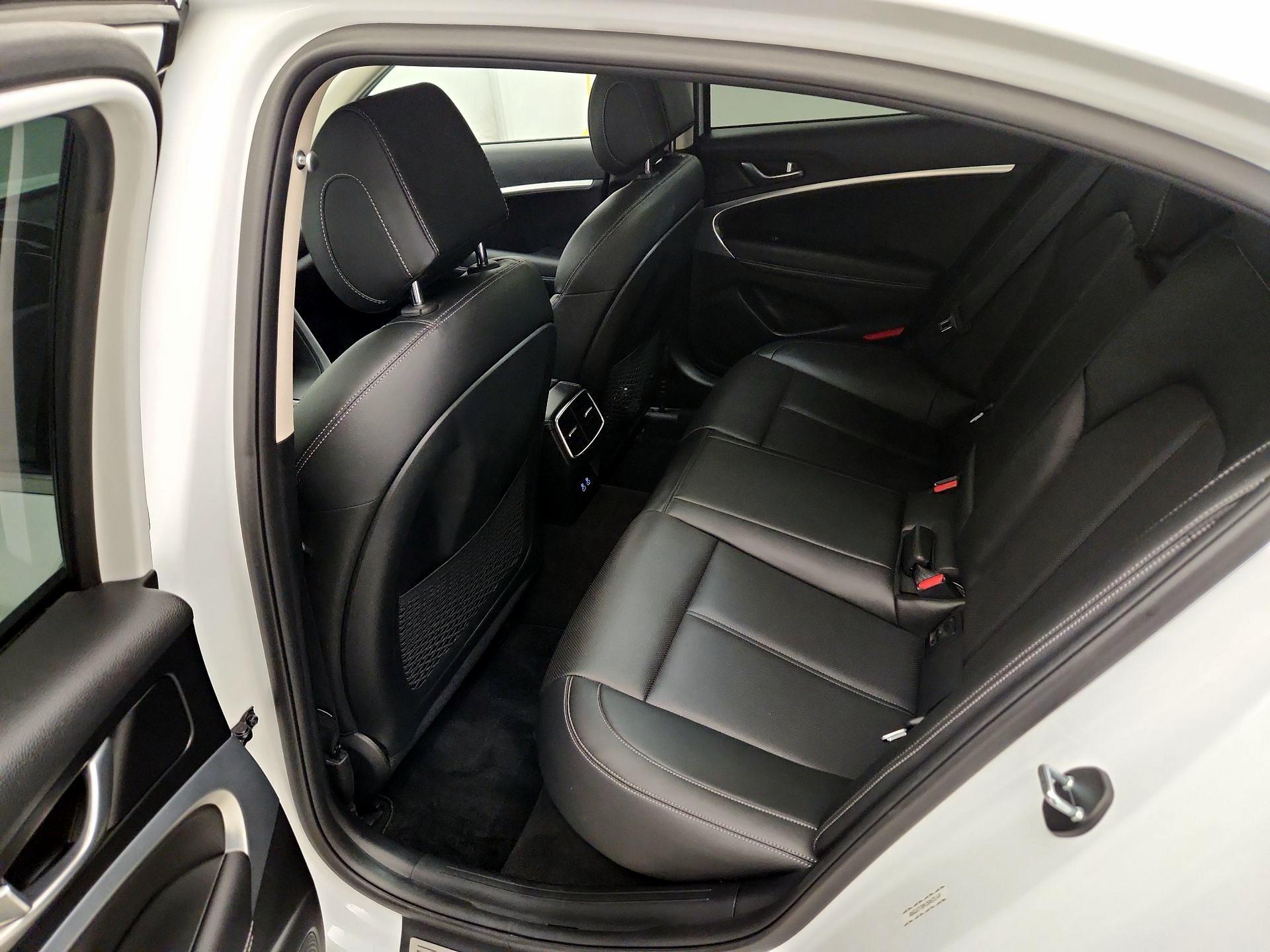 Thumbnail: 2024 Genesis G70 - 19